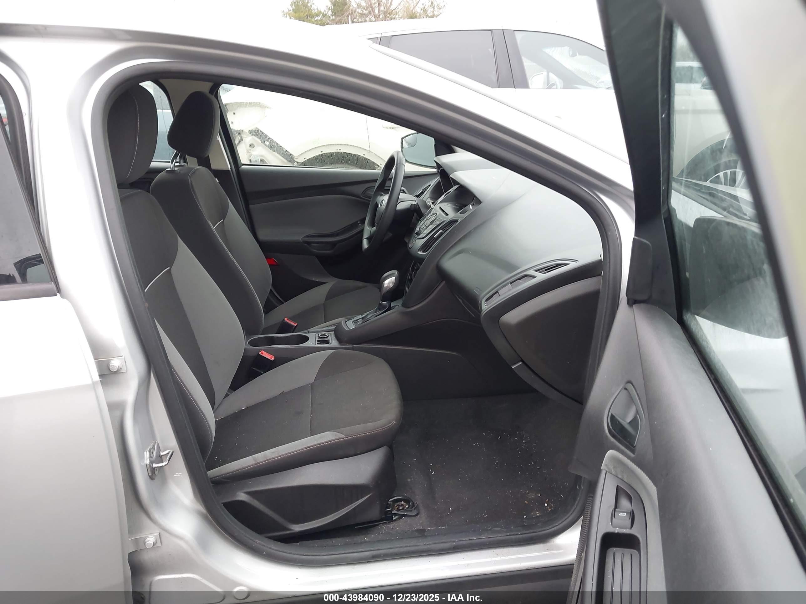 FORD FOCUS image 5