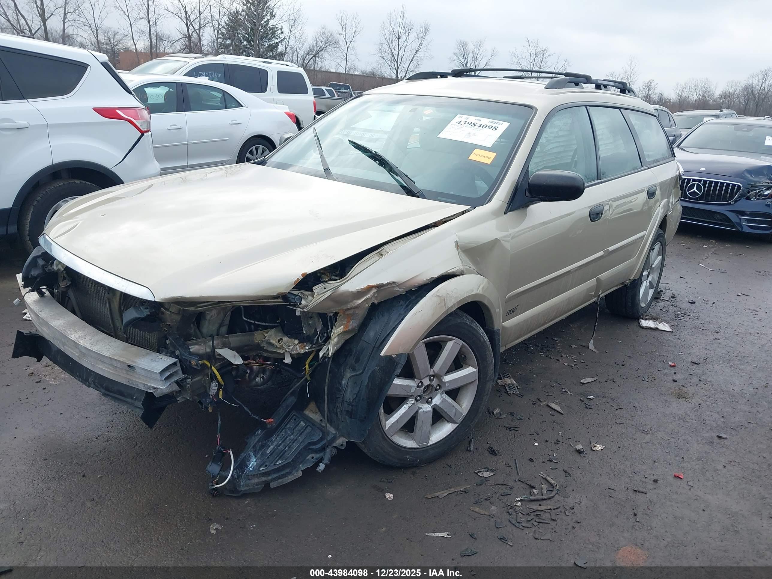 SUBARU OUTBACK image 2