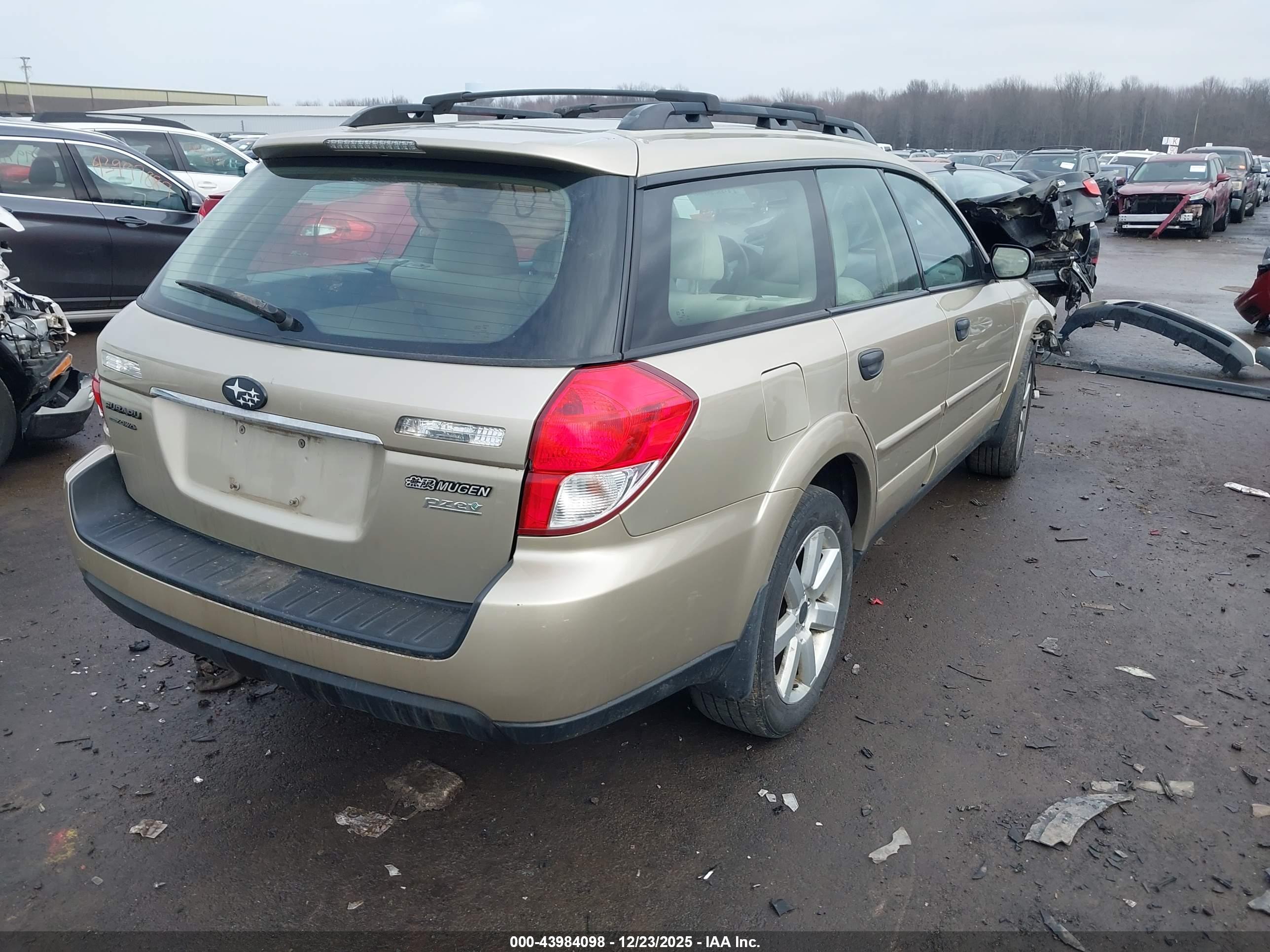 SUBARU OUTBACK image 4