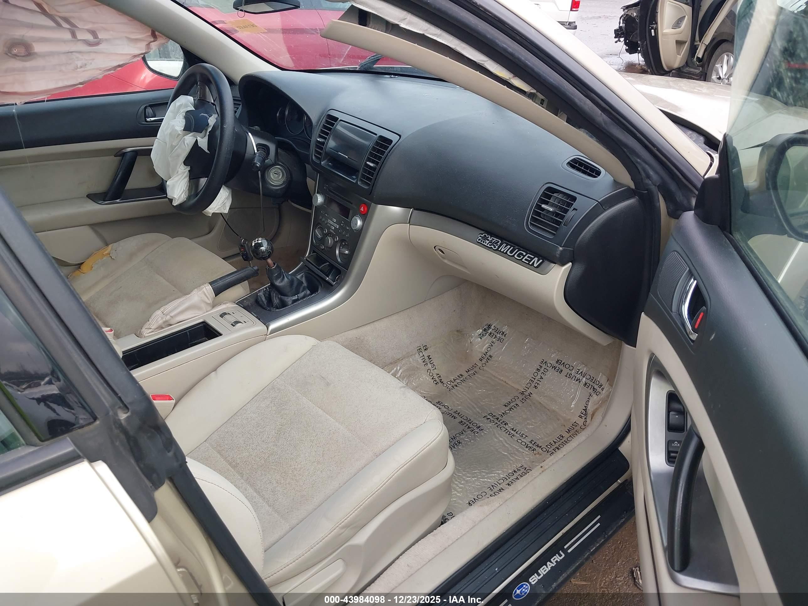 SUBARU OUTBACK image 5