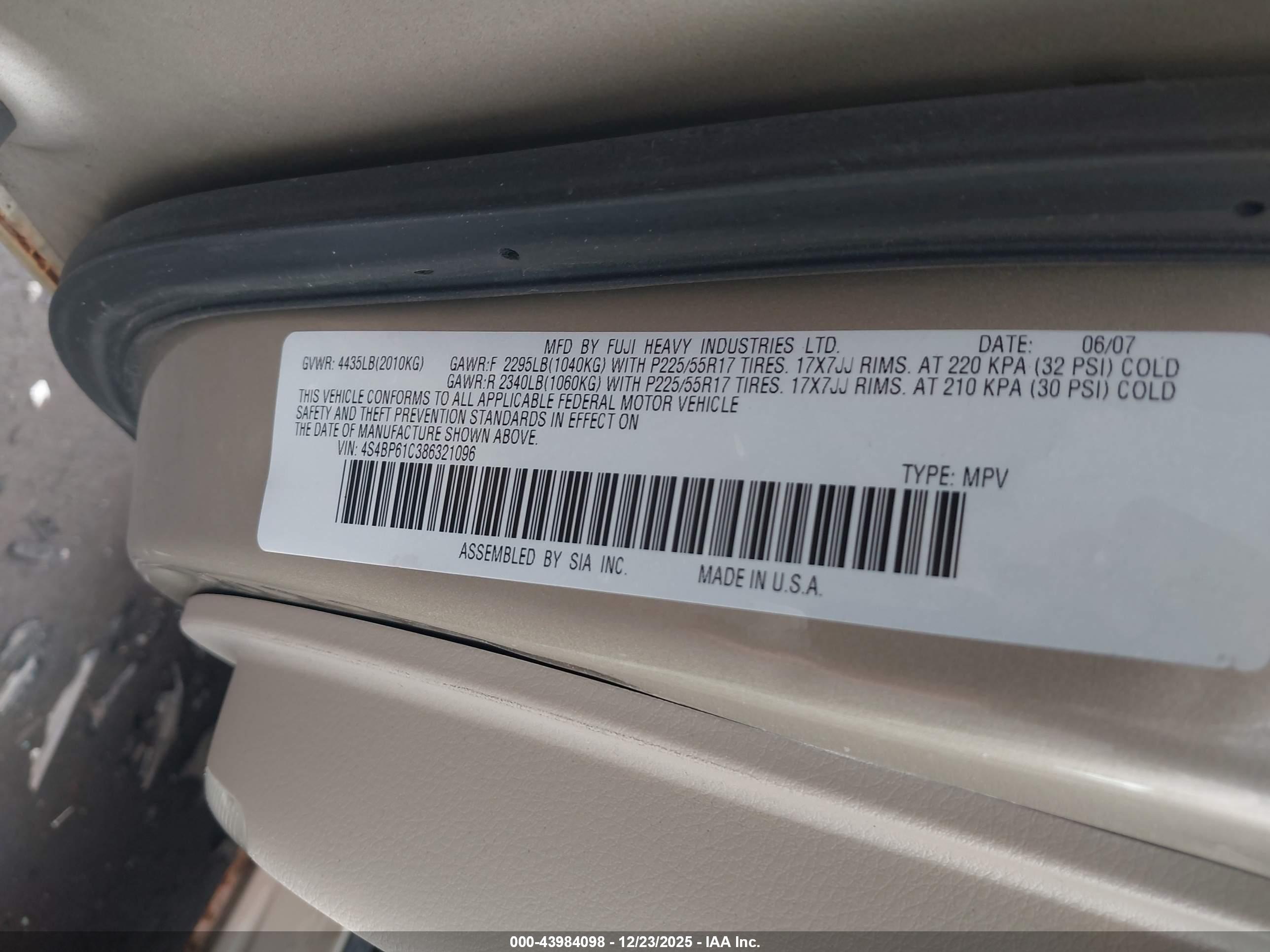 SUBARU OUTBACK image 9
