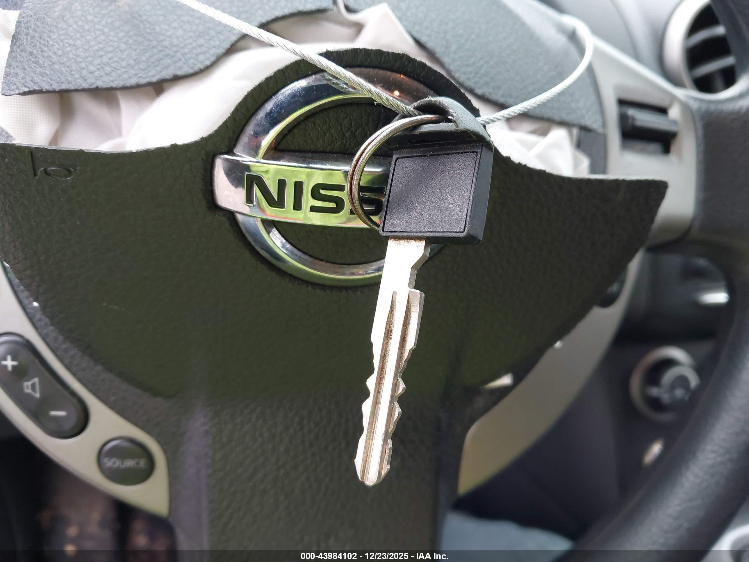 NISSAN ROGUE image 11