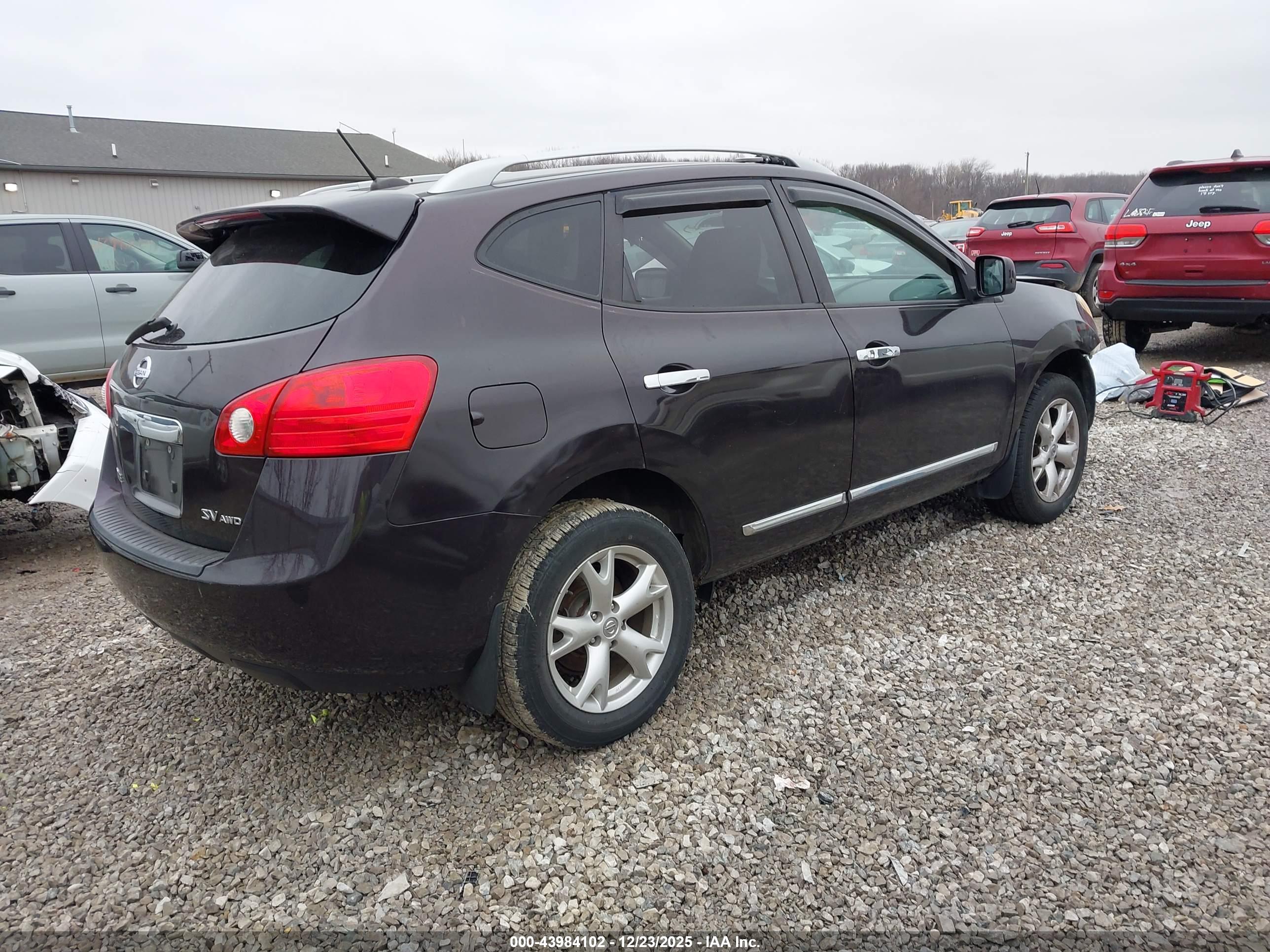 NISSAN ROGUE image 4