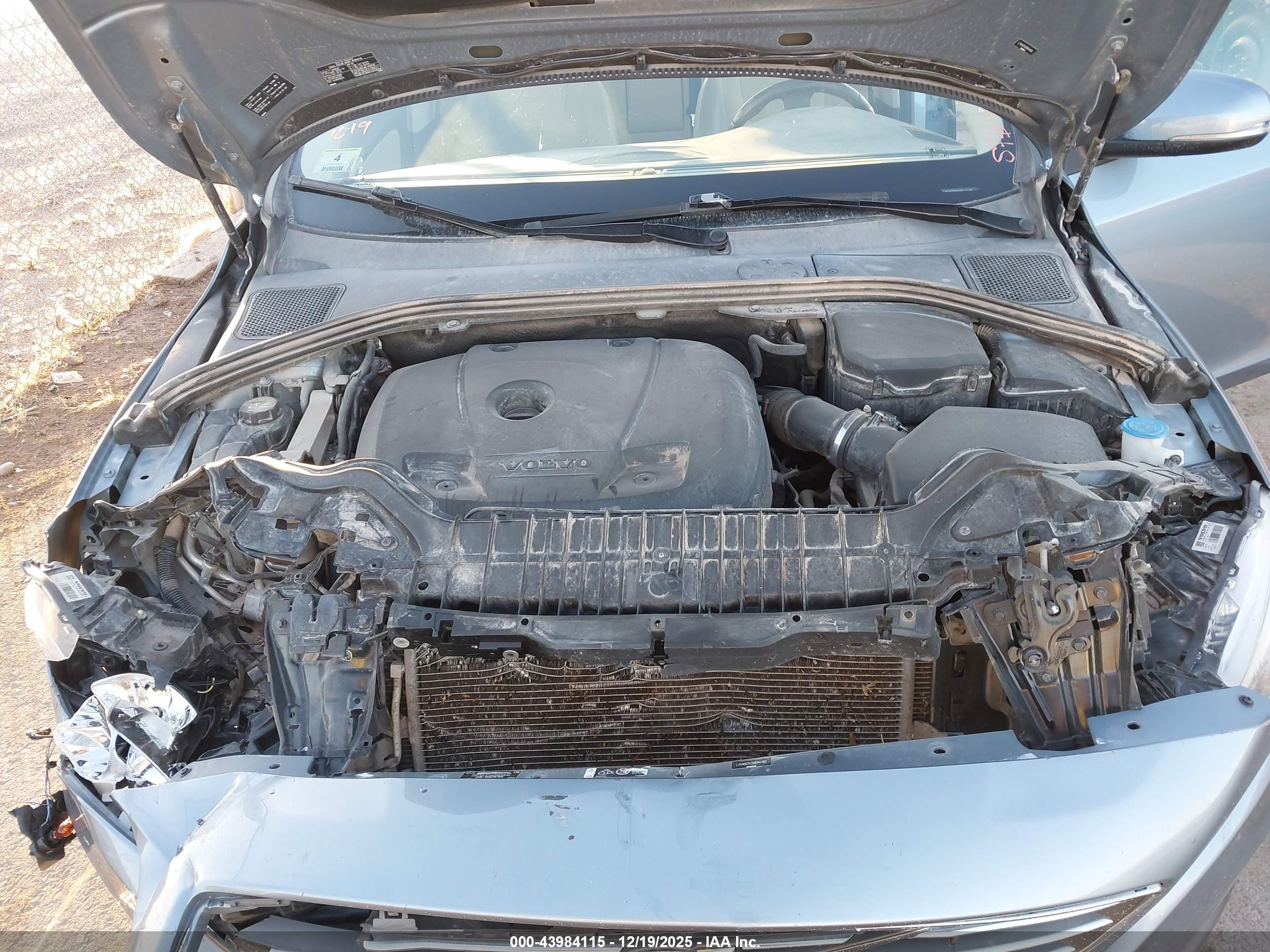 VOLVO S60 image 10