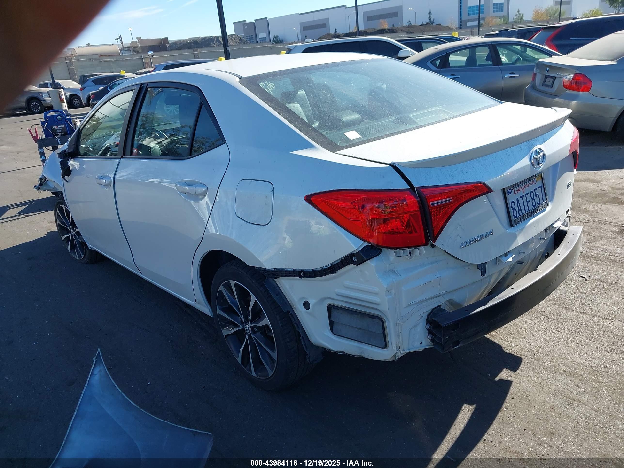 TOYOTA COROLLA image 3