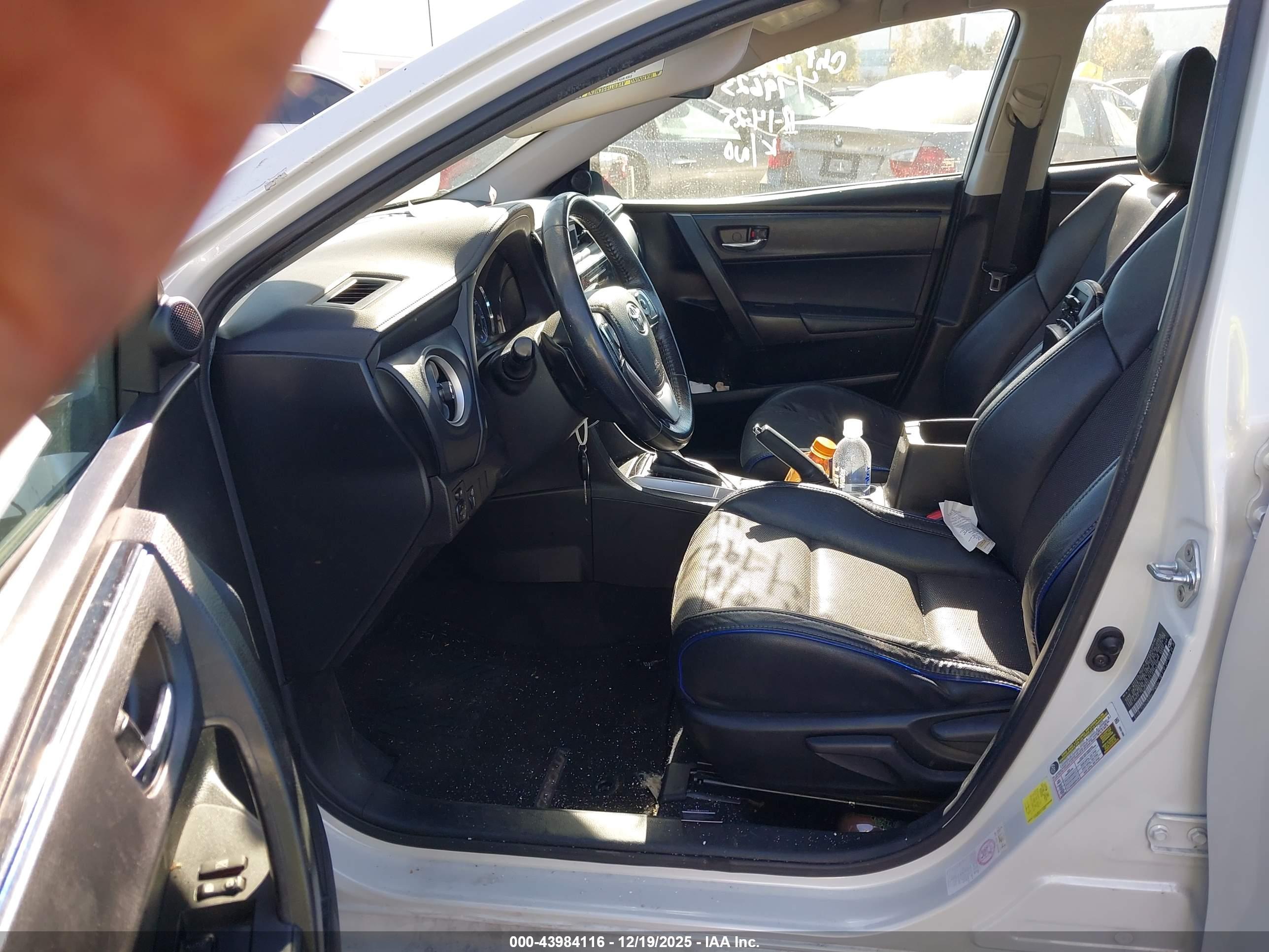 TOYOTA COROLLA image 5