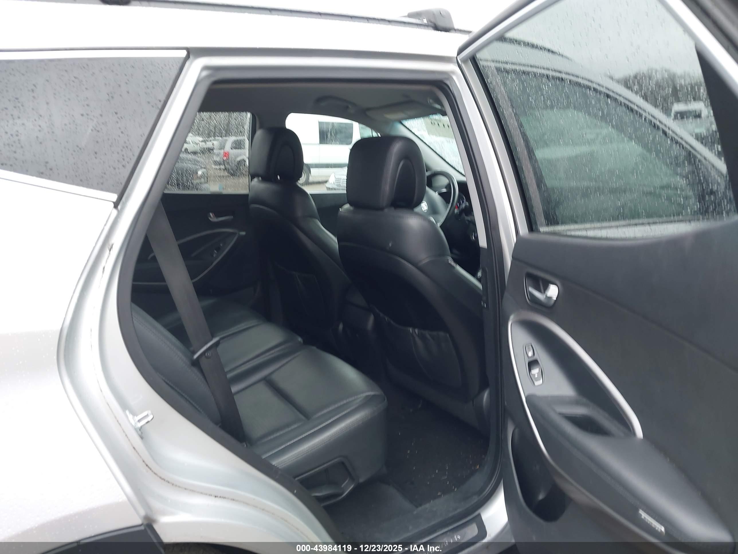 HYUNDAI SANTA image 8