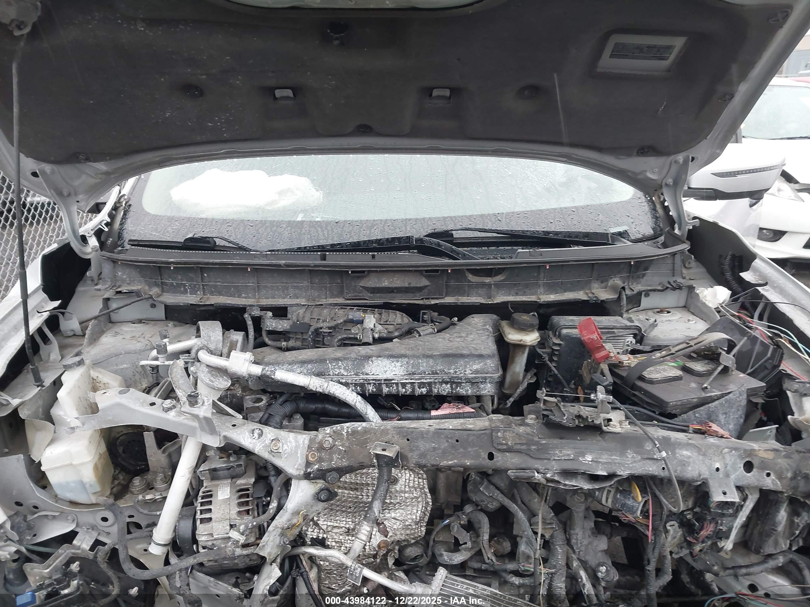 NISSAN ROGUE image 10