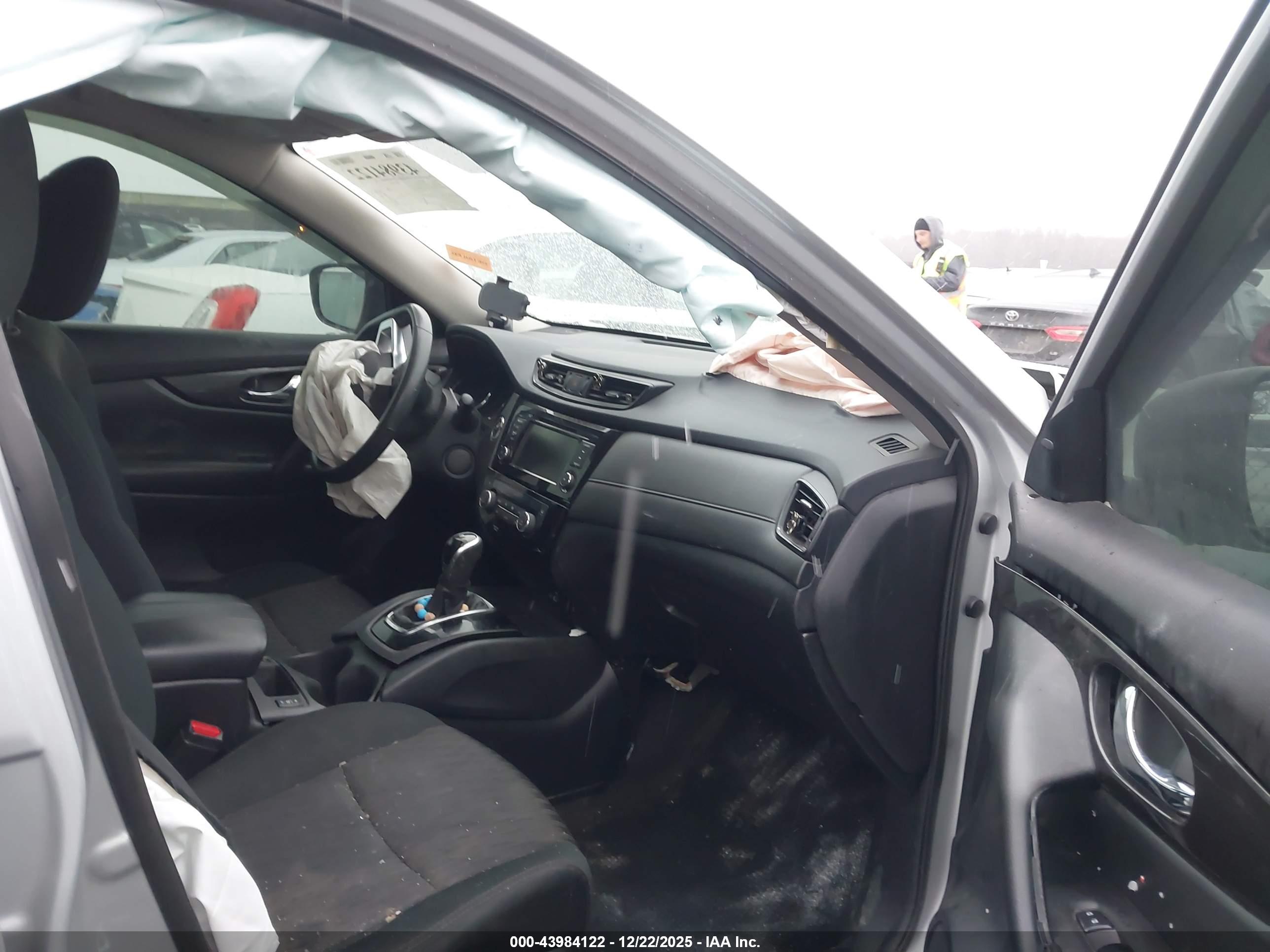 NISSAN ROGUE image 5