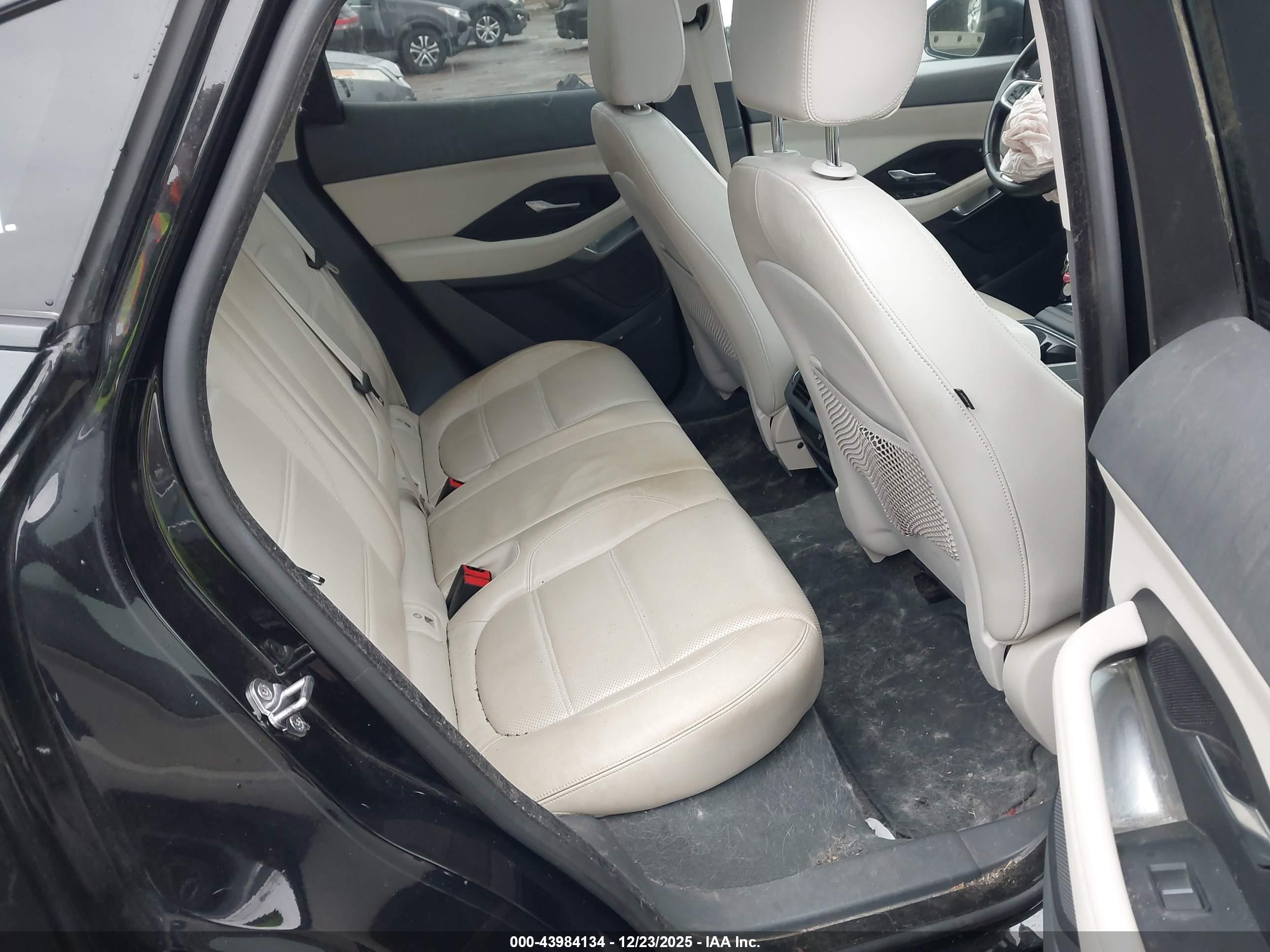 JAGUAR E-PACE image 8