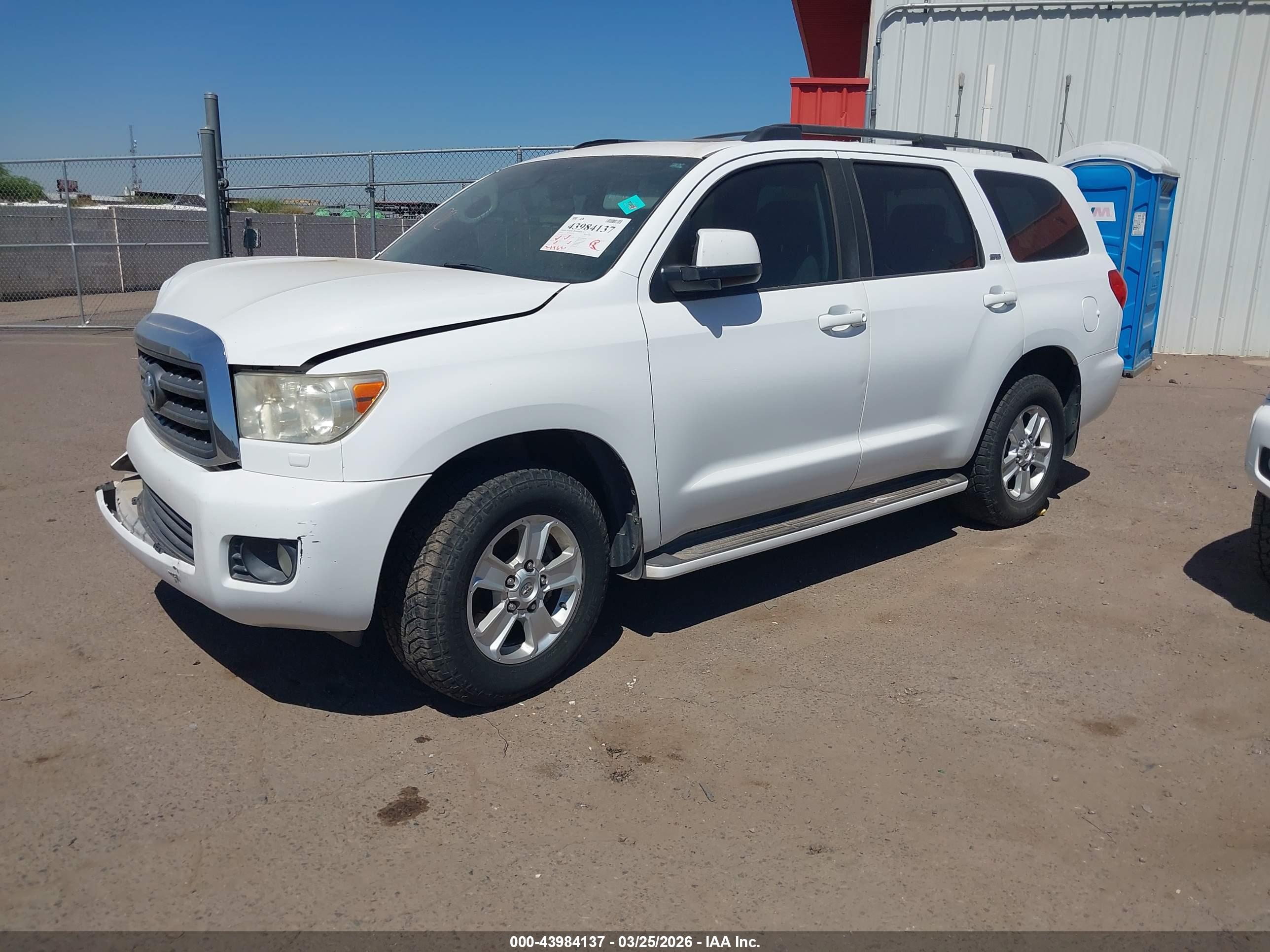 TOYOTA SEQUOIA image 2