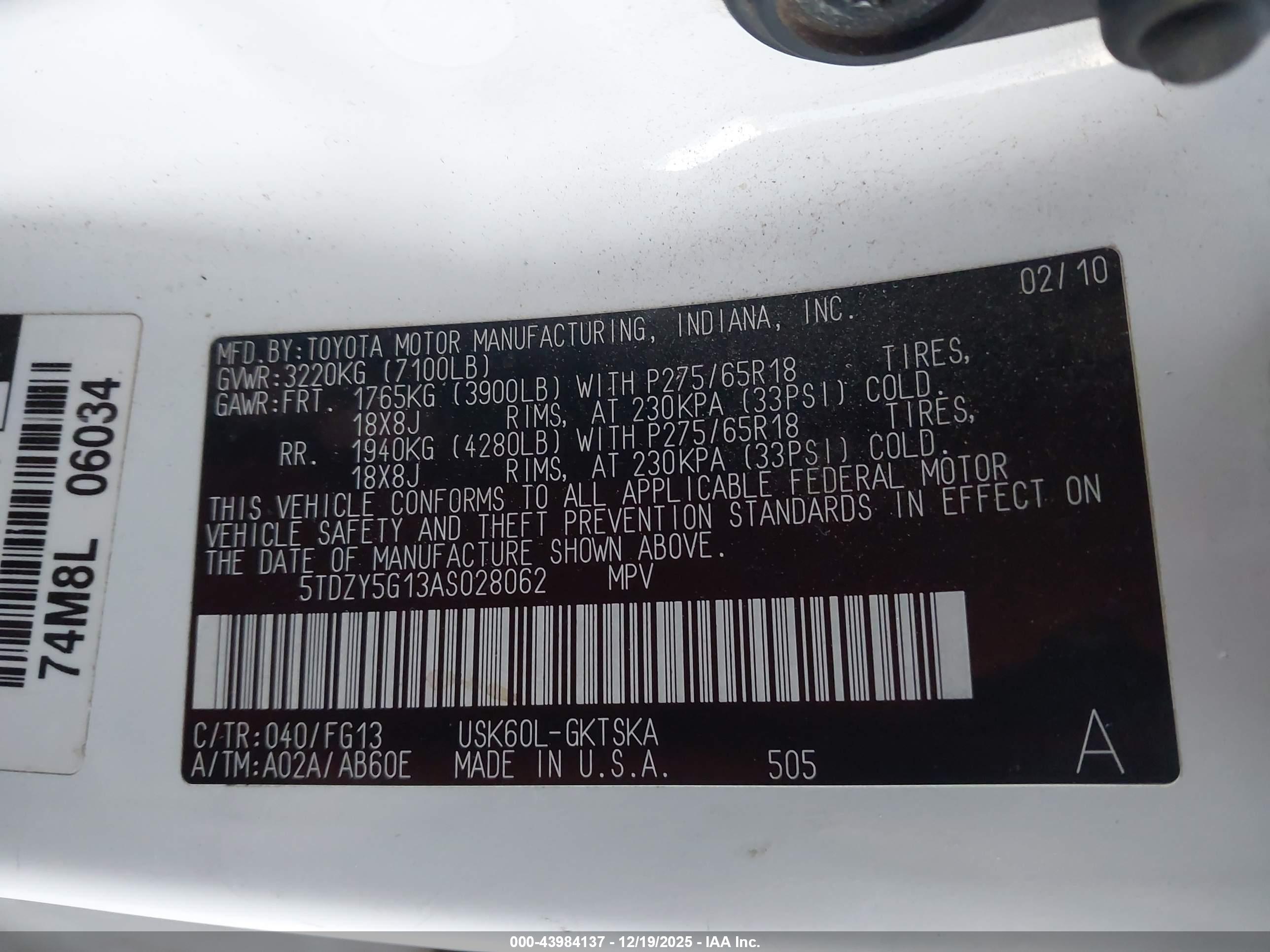 TOYOTA SEQUOIA image 9
