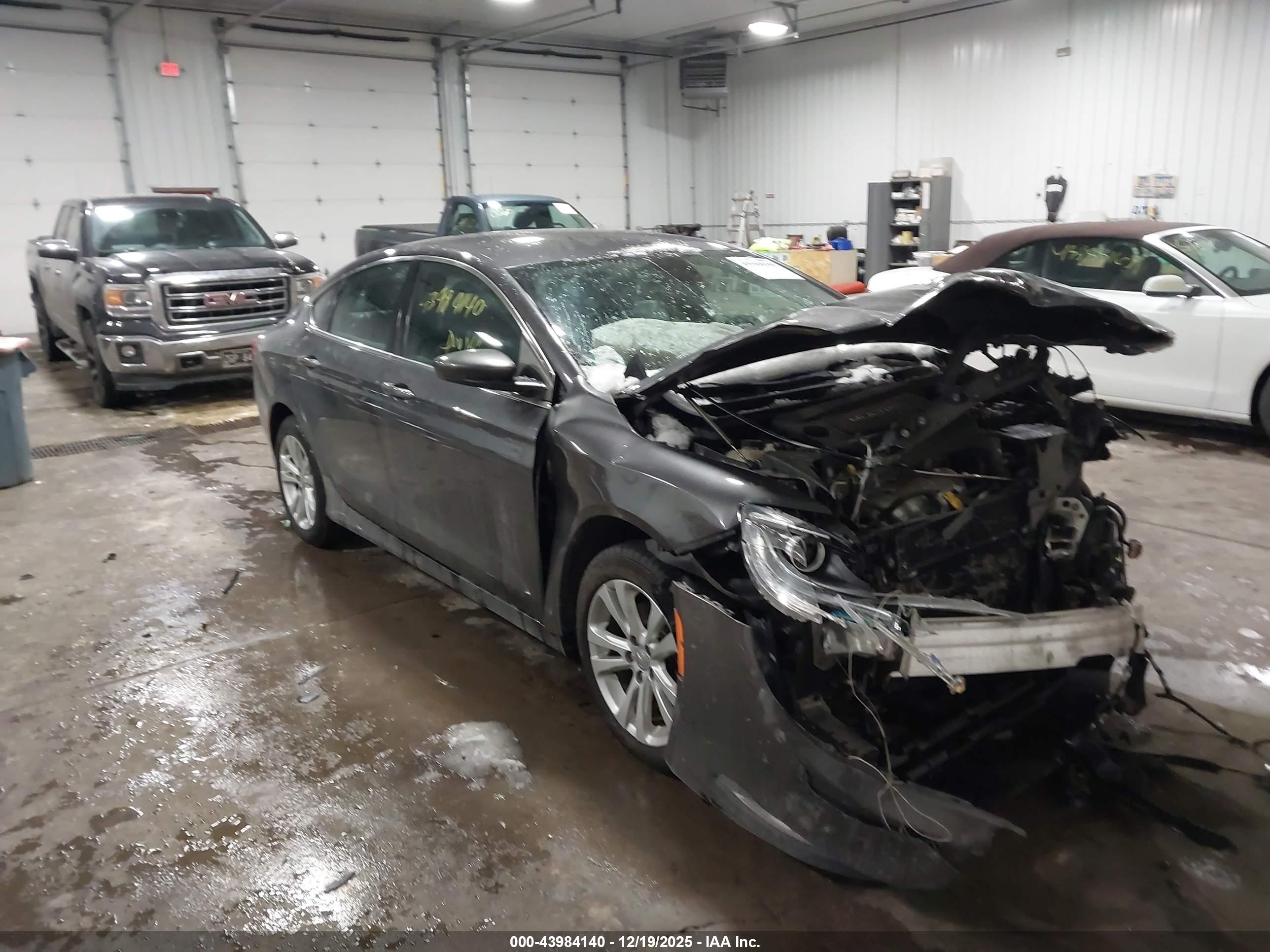 CHRYSLER 200 image 6