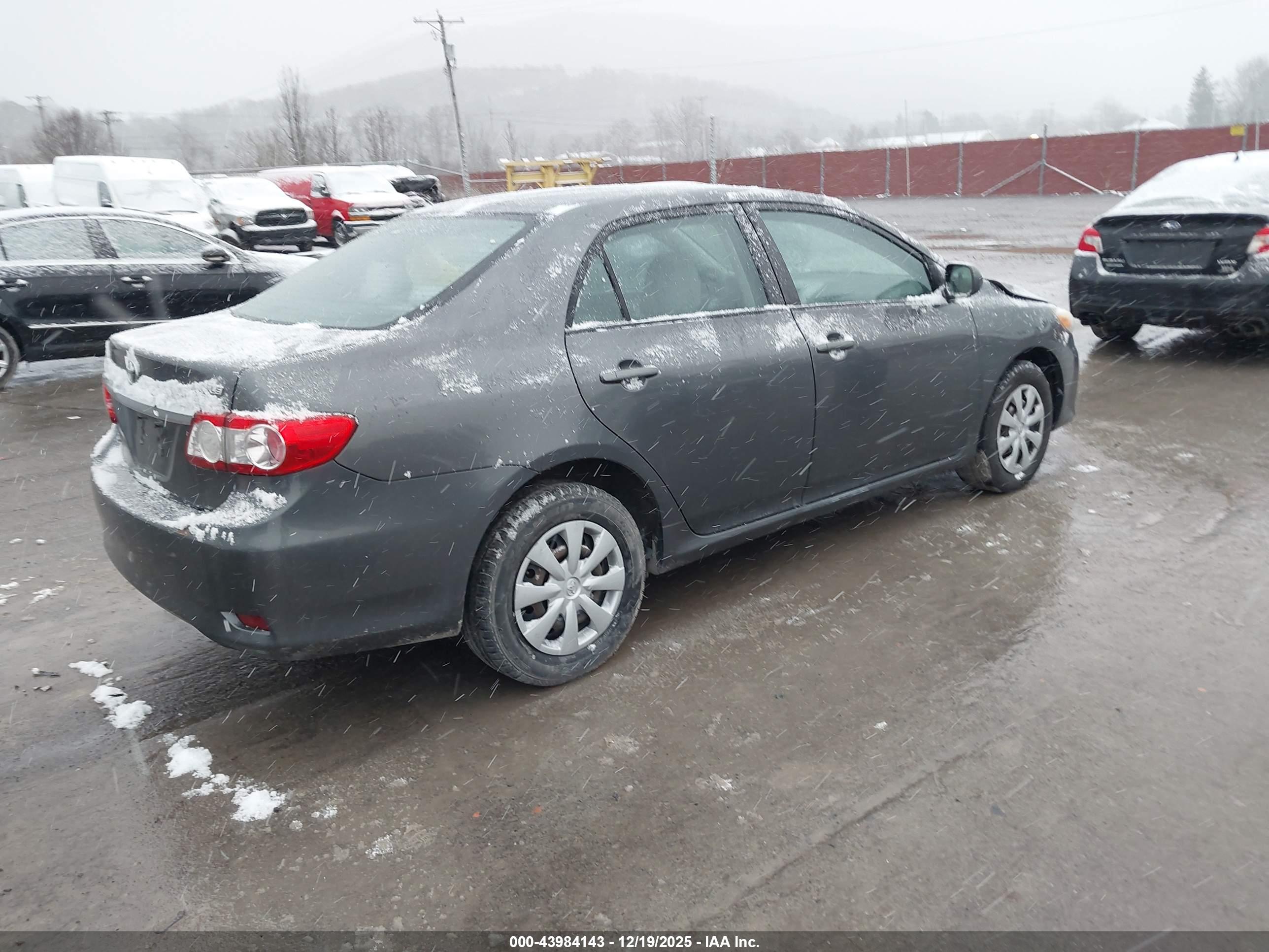 TOYOTA COROLLA image 4