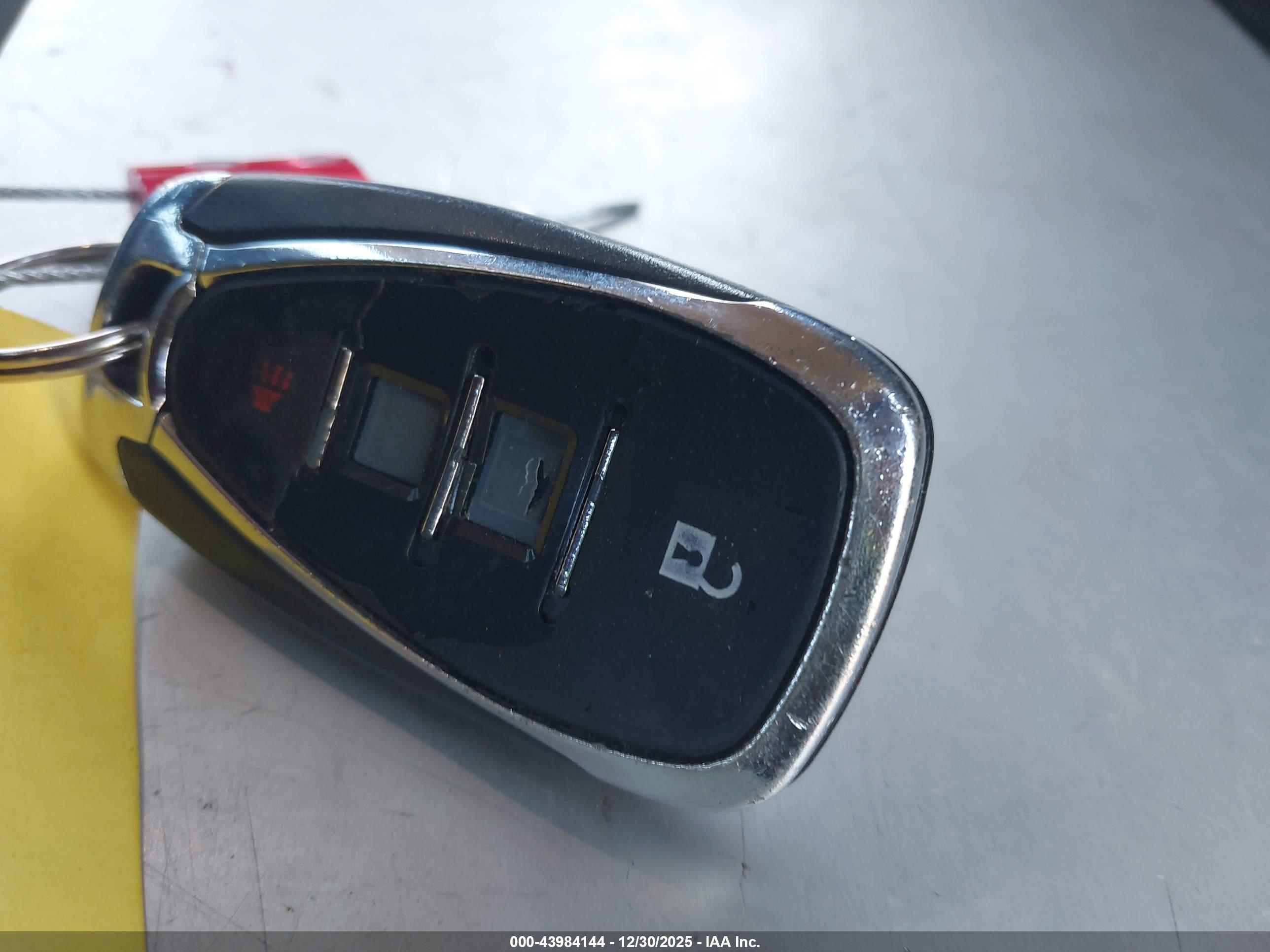 CHEVROLET EQUINOX image 11