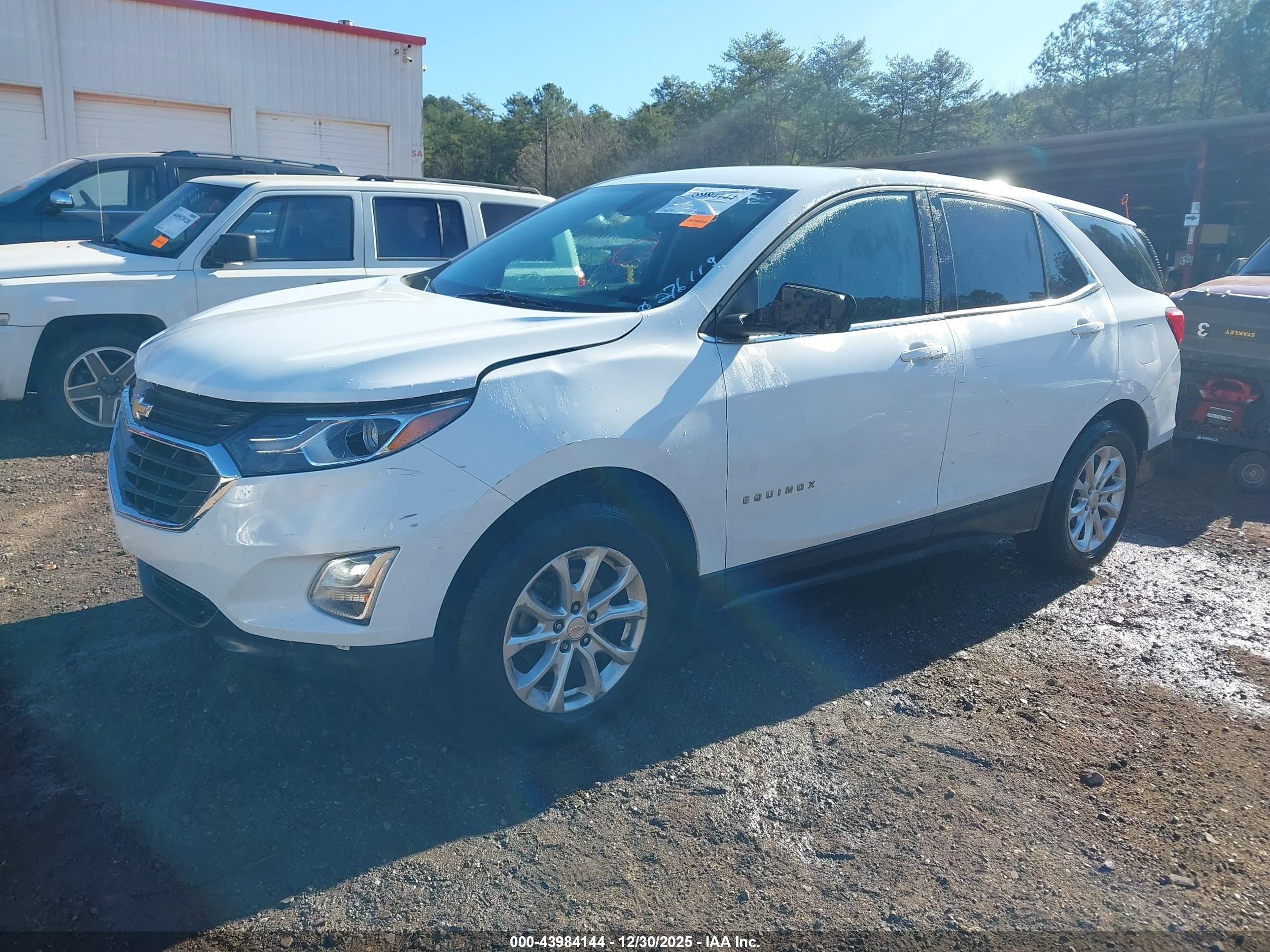 CHEVROLET EQUINOX image 2