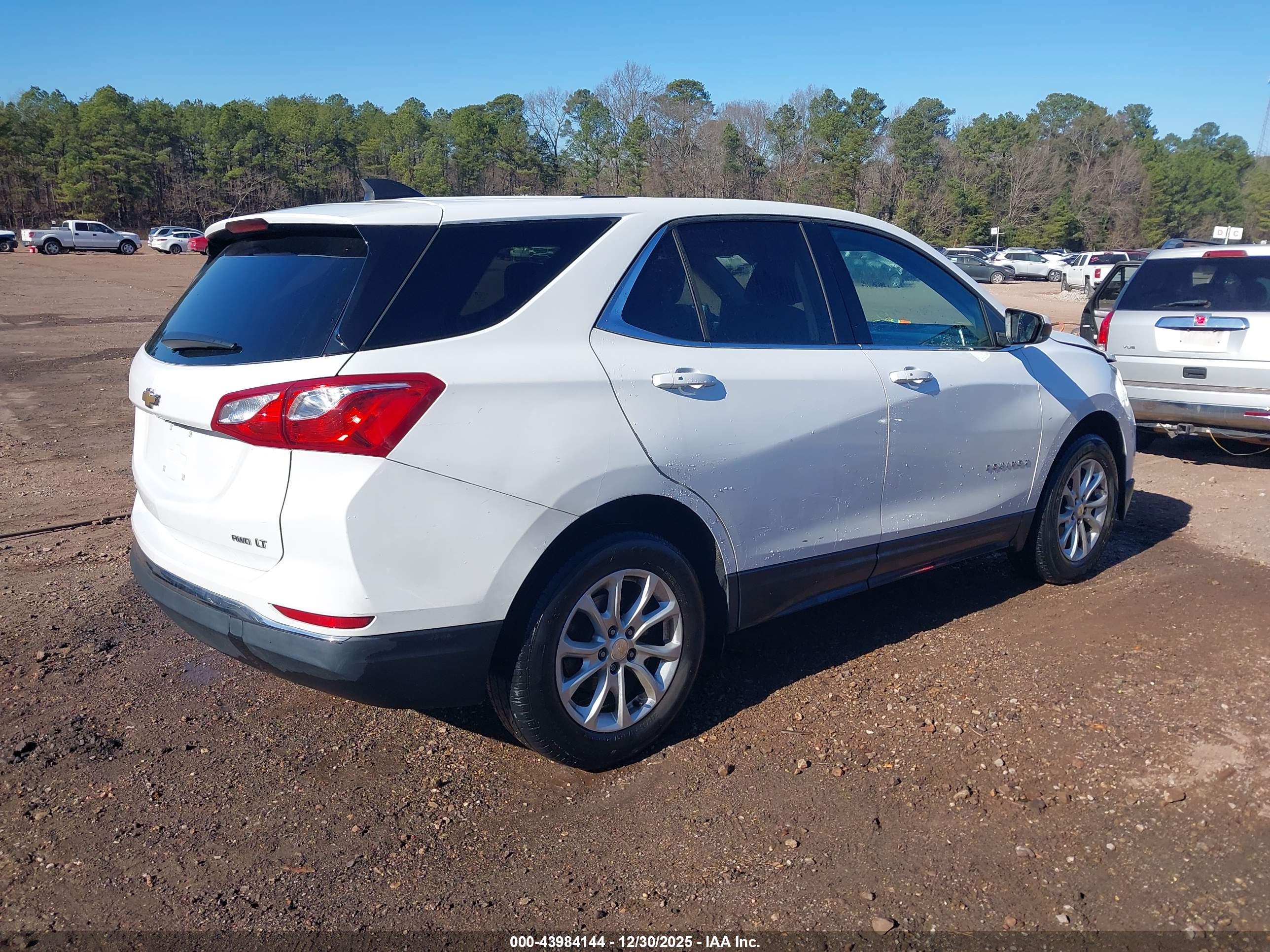 CHEVROLET EQUINOX image 4