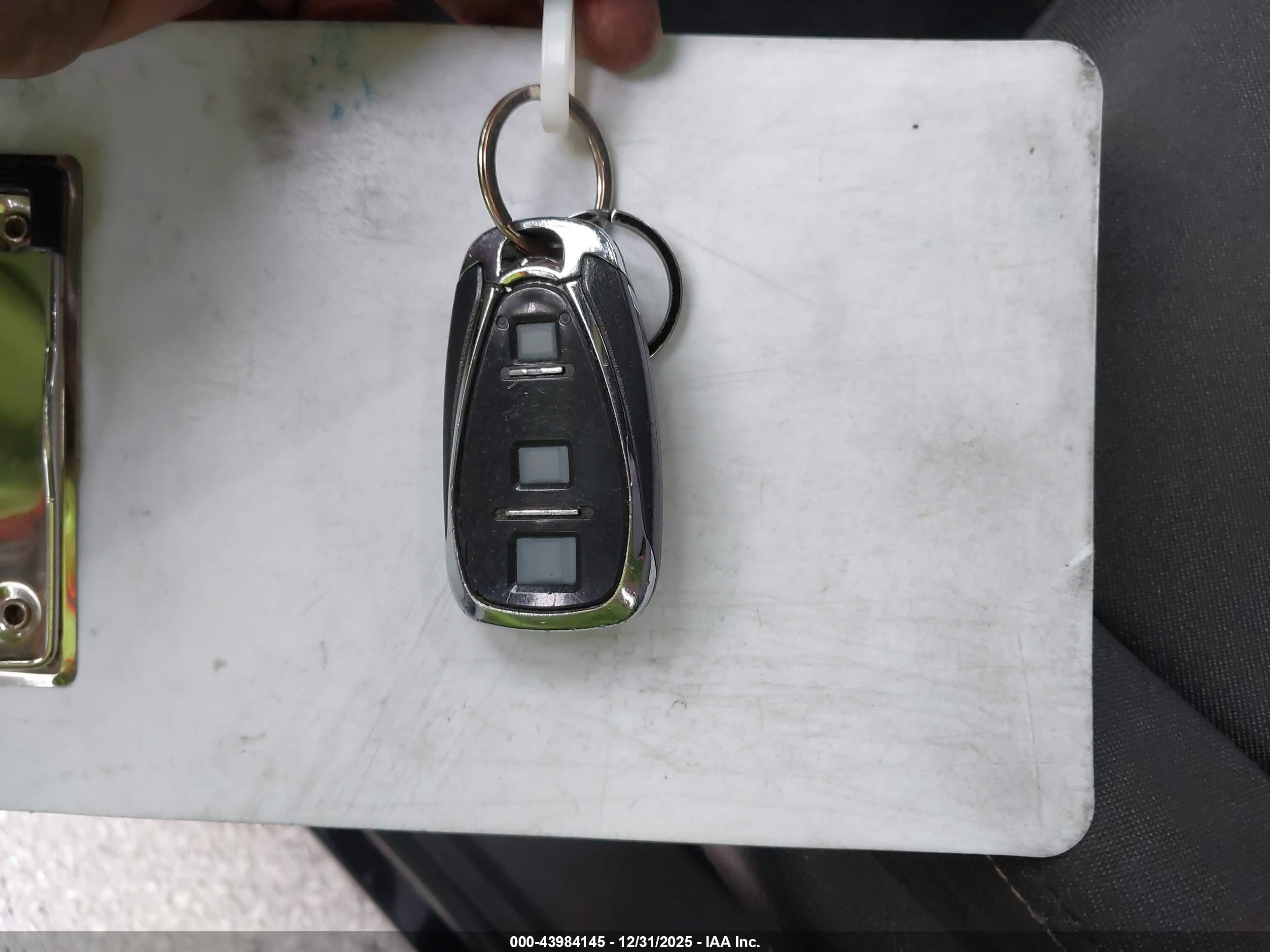 CHEVROLET EQUINOX image 11