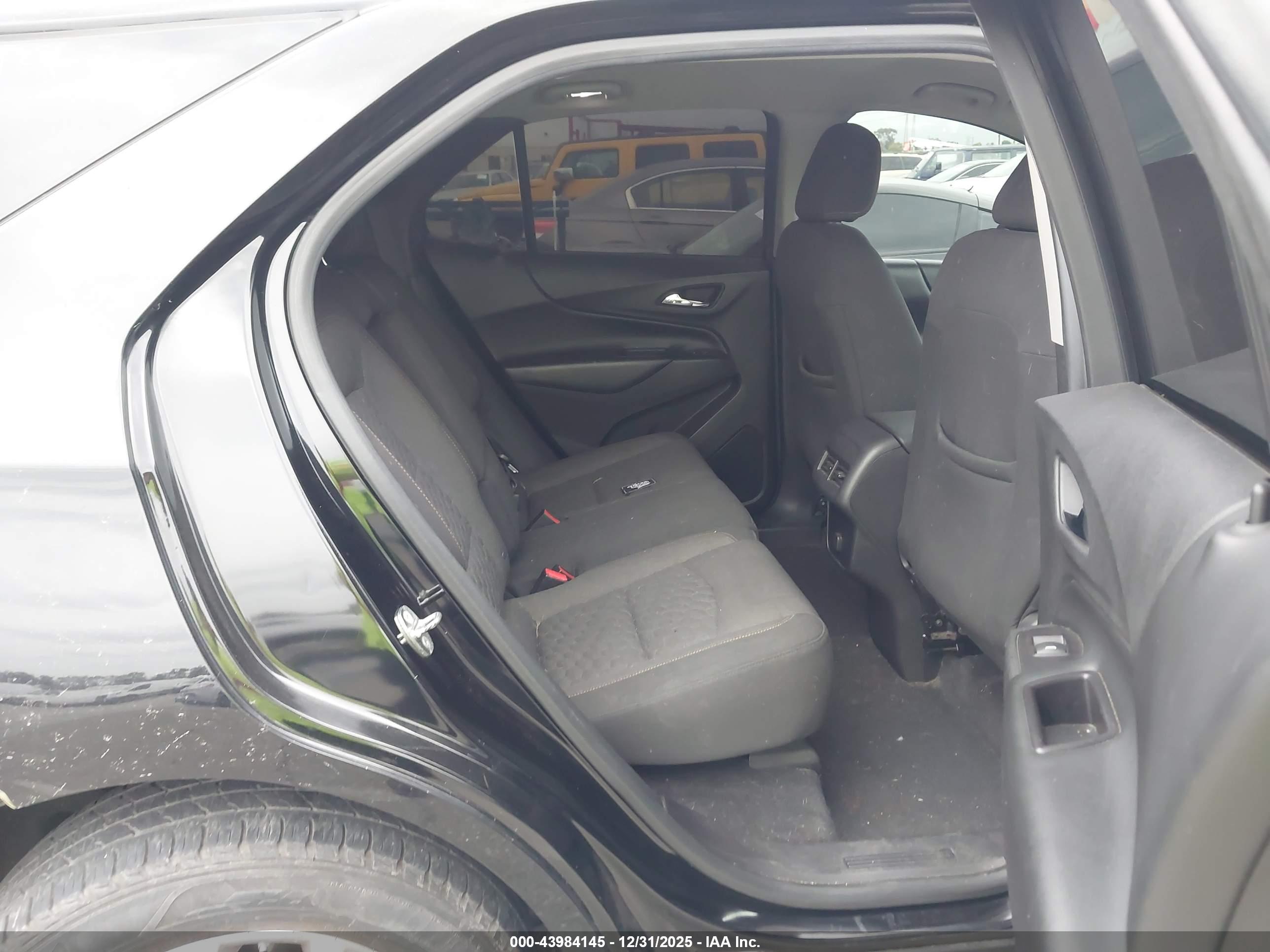 CHEVROLET EQUINOX image 8