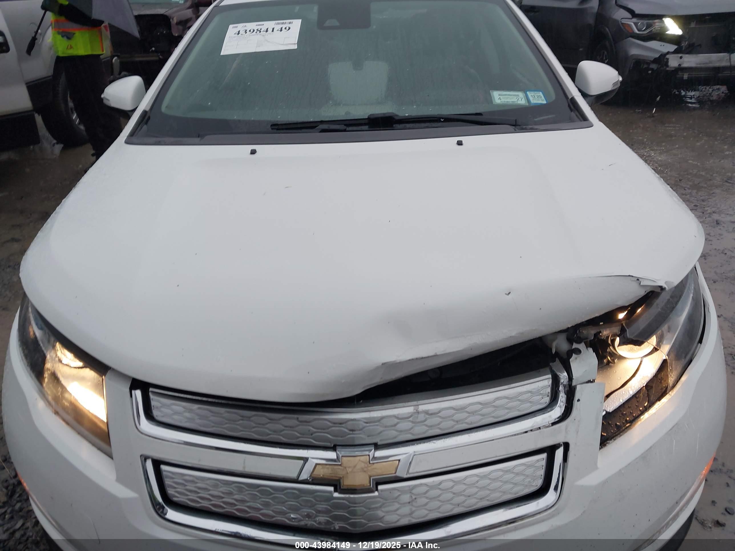 CHEVROLET VOLT image 10