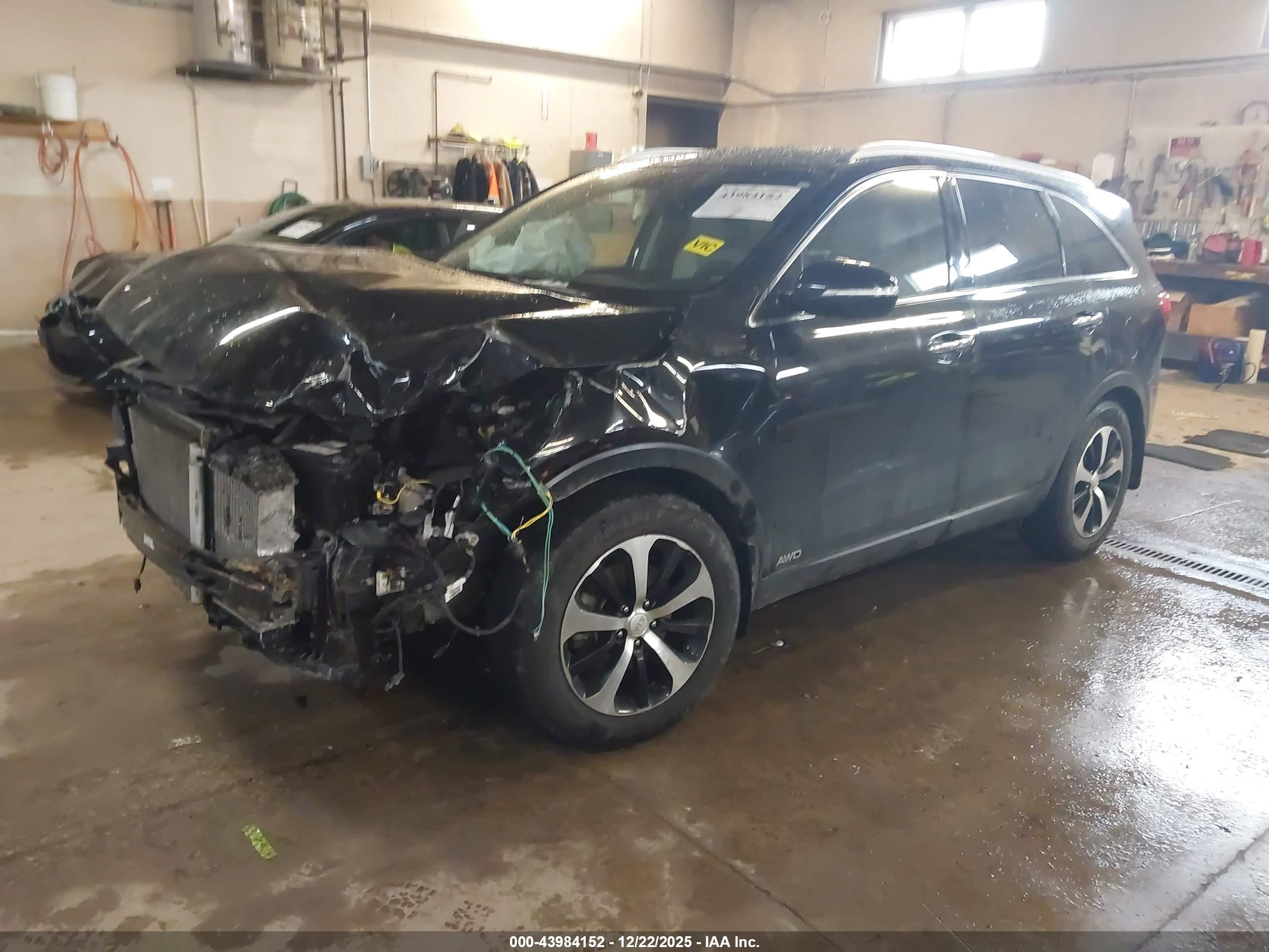 KIA SORENTO image 2