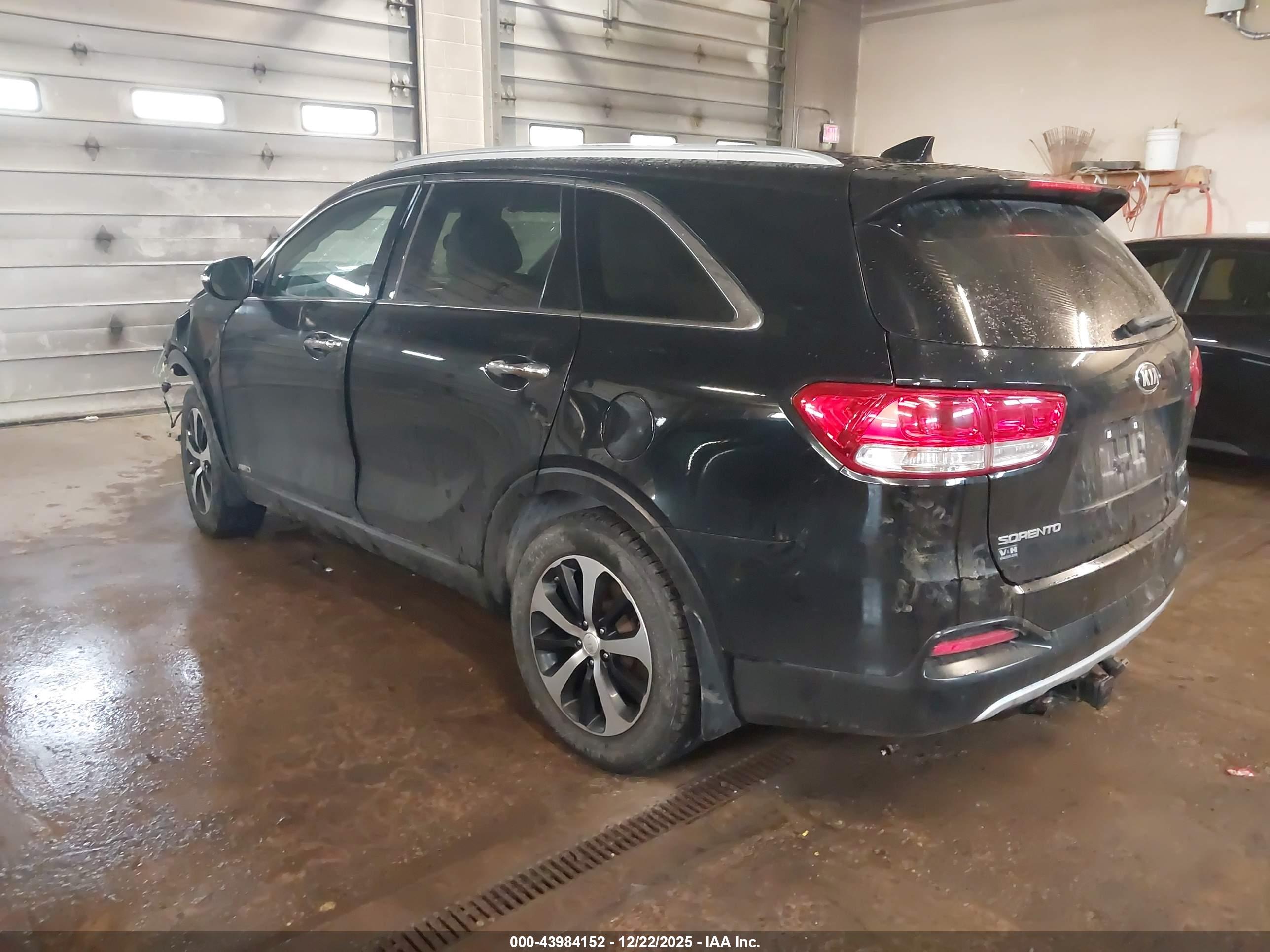 KIA SORENTO image 3