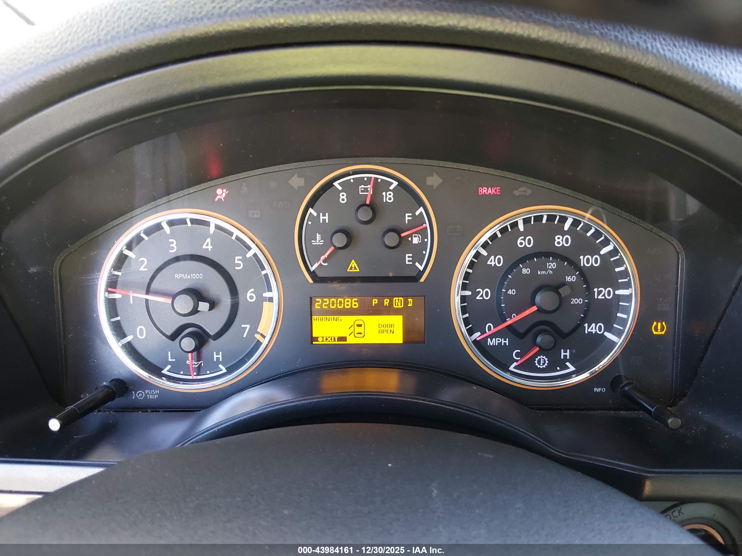 NISSAN ARMADA image 7