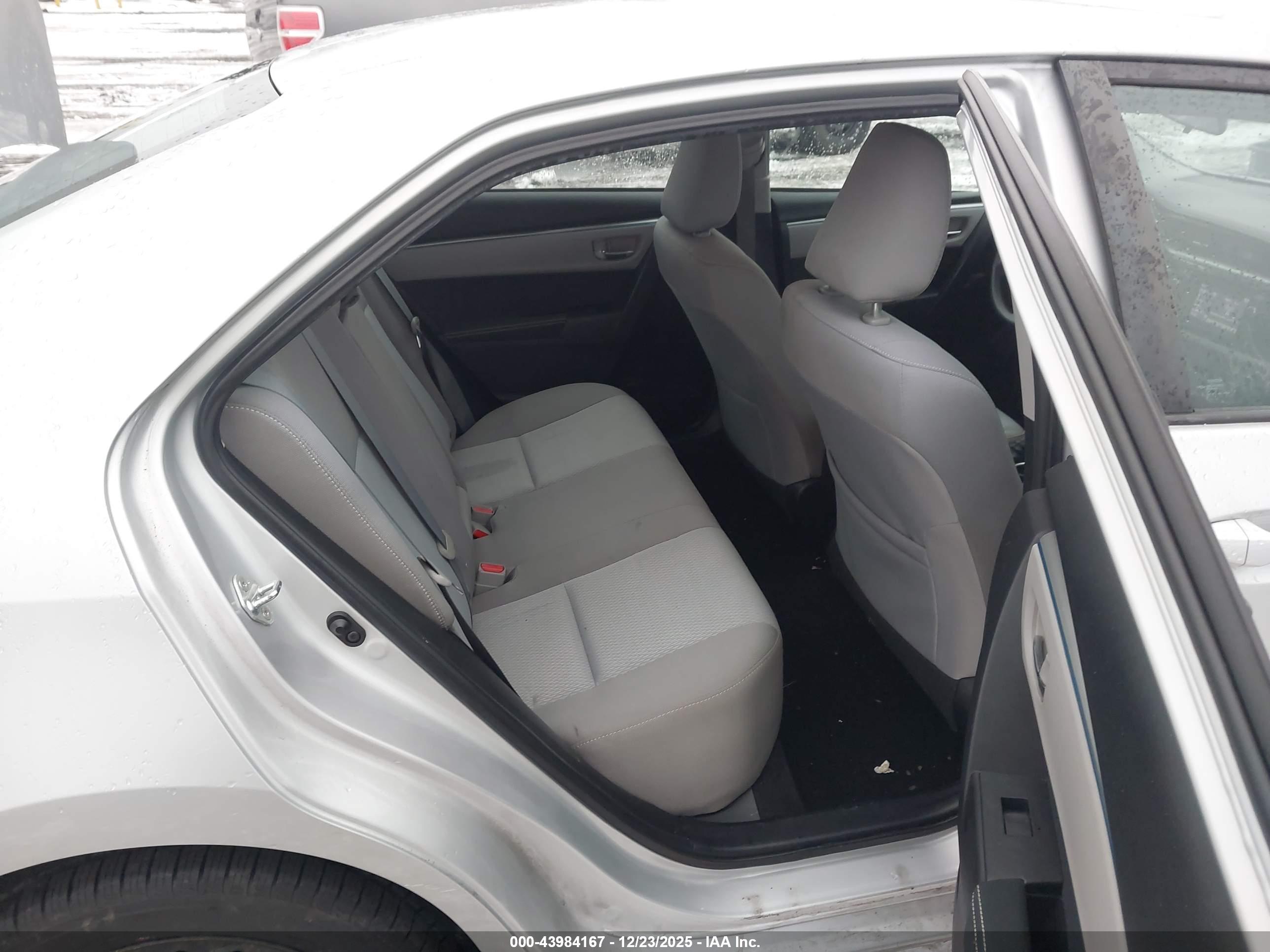 TOYOTA COROLLA image 8
