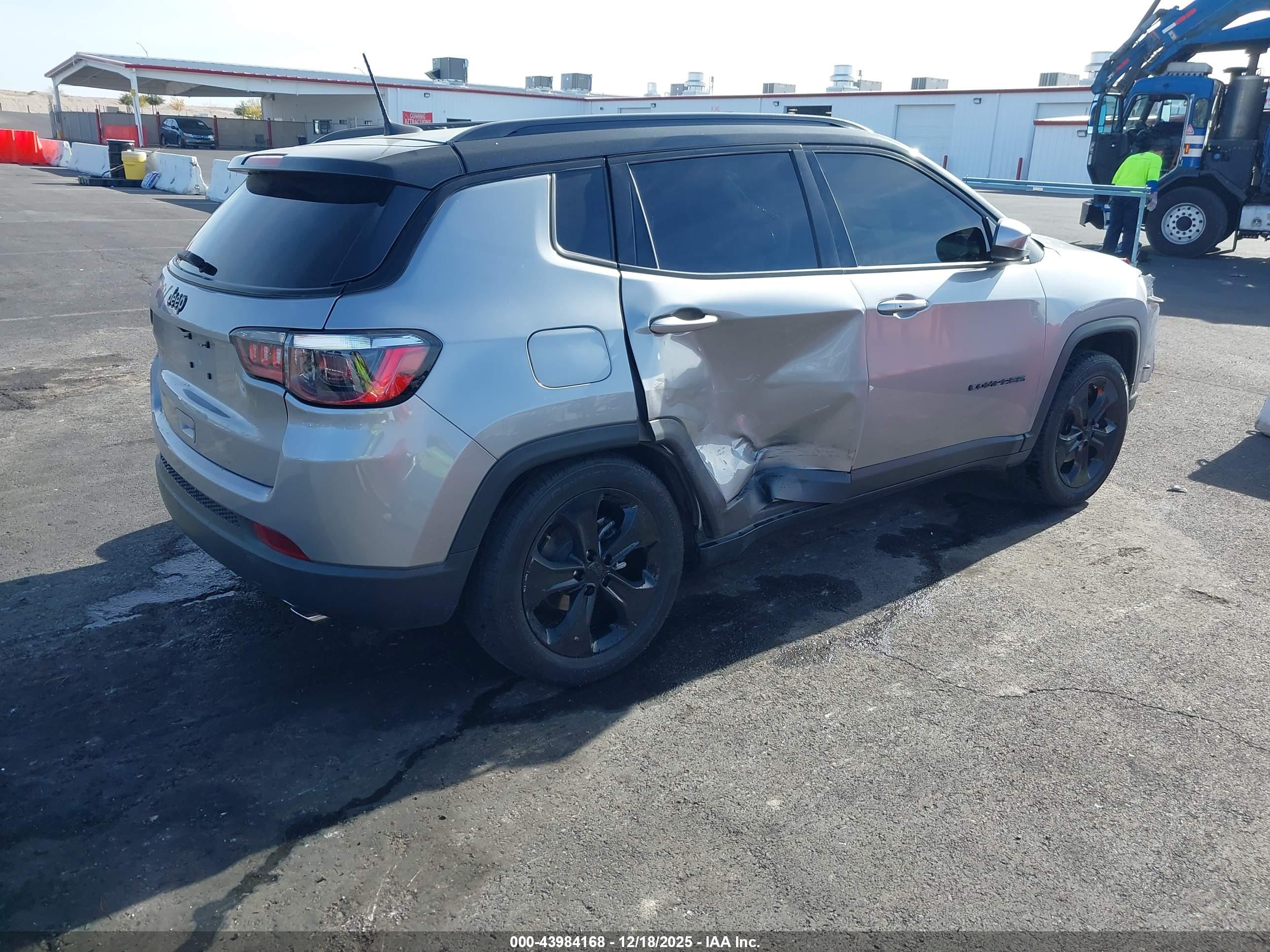 JEEP COMPASS image 4