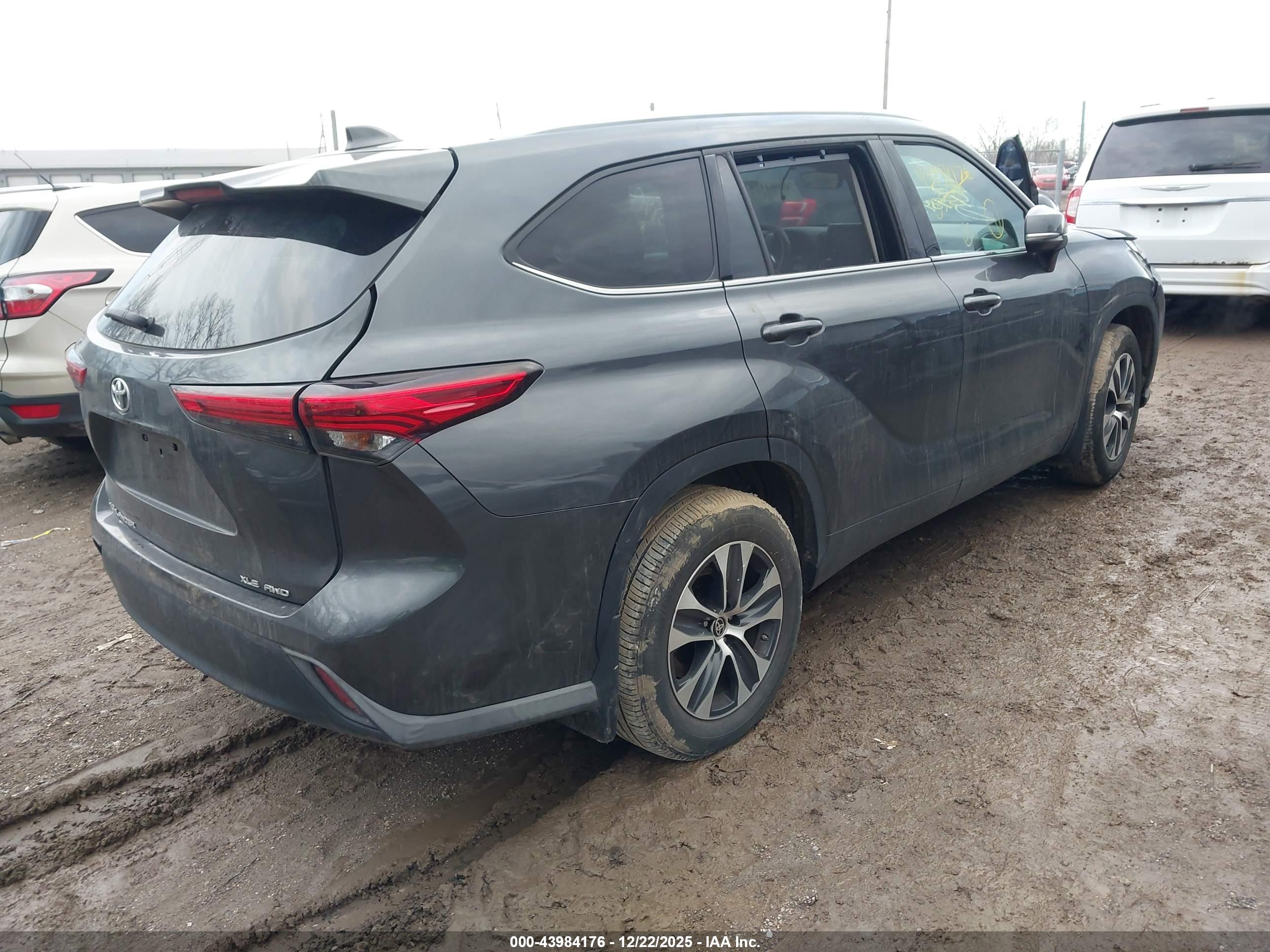 TOYOTA HIGHLANDER image 4
