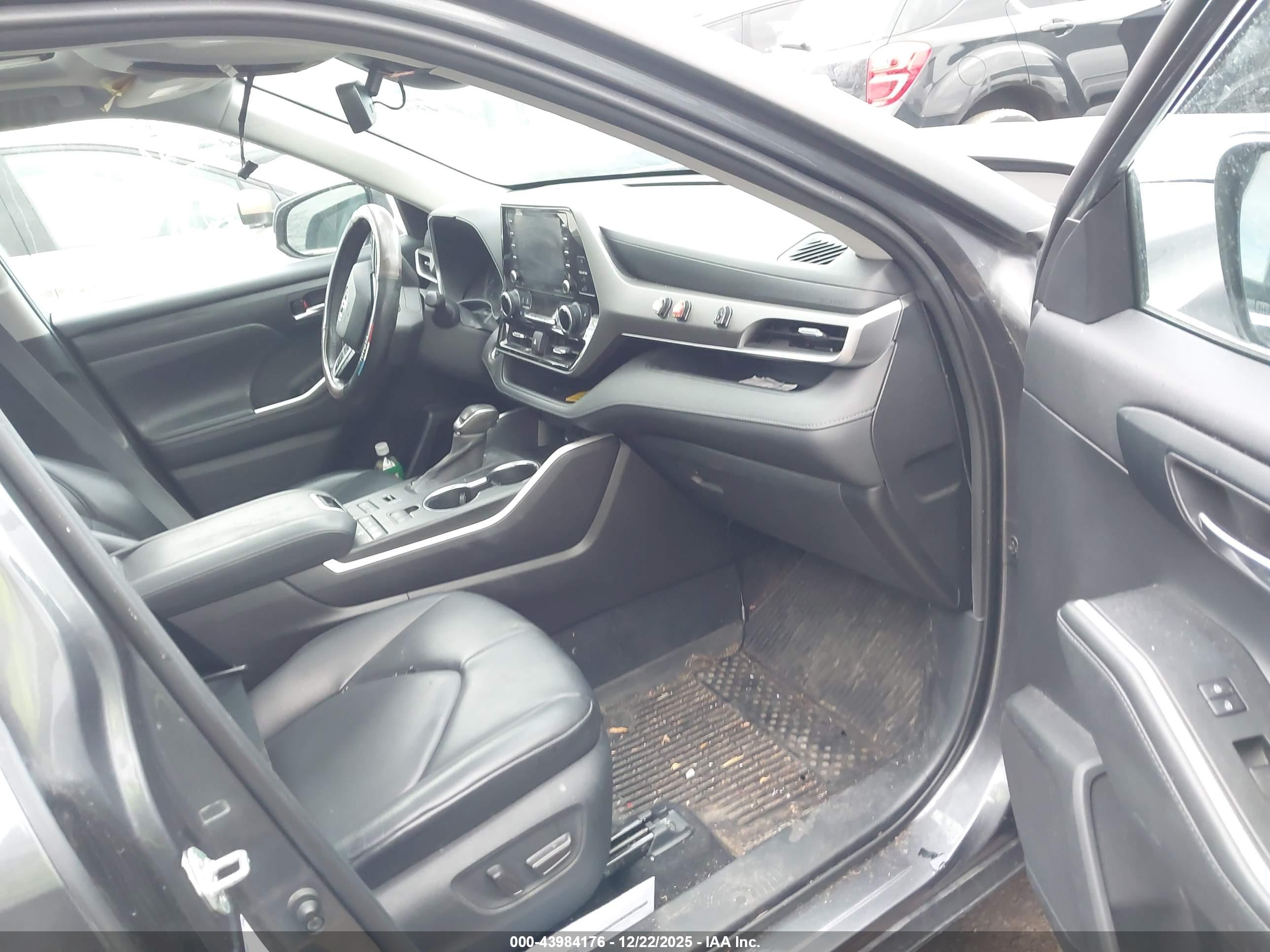 TOYOTA HIGHLANDER image 5