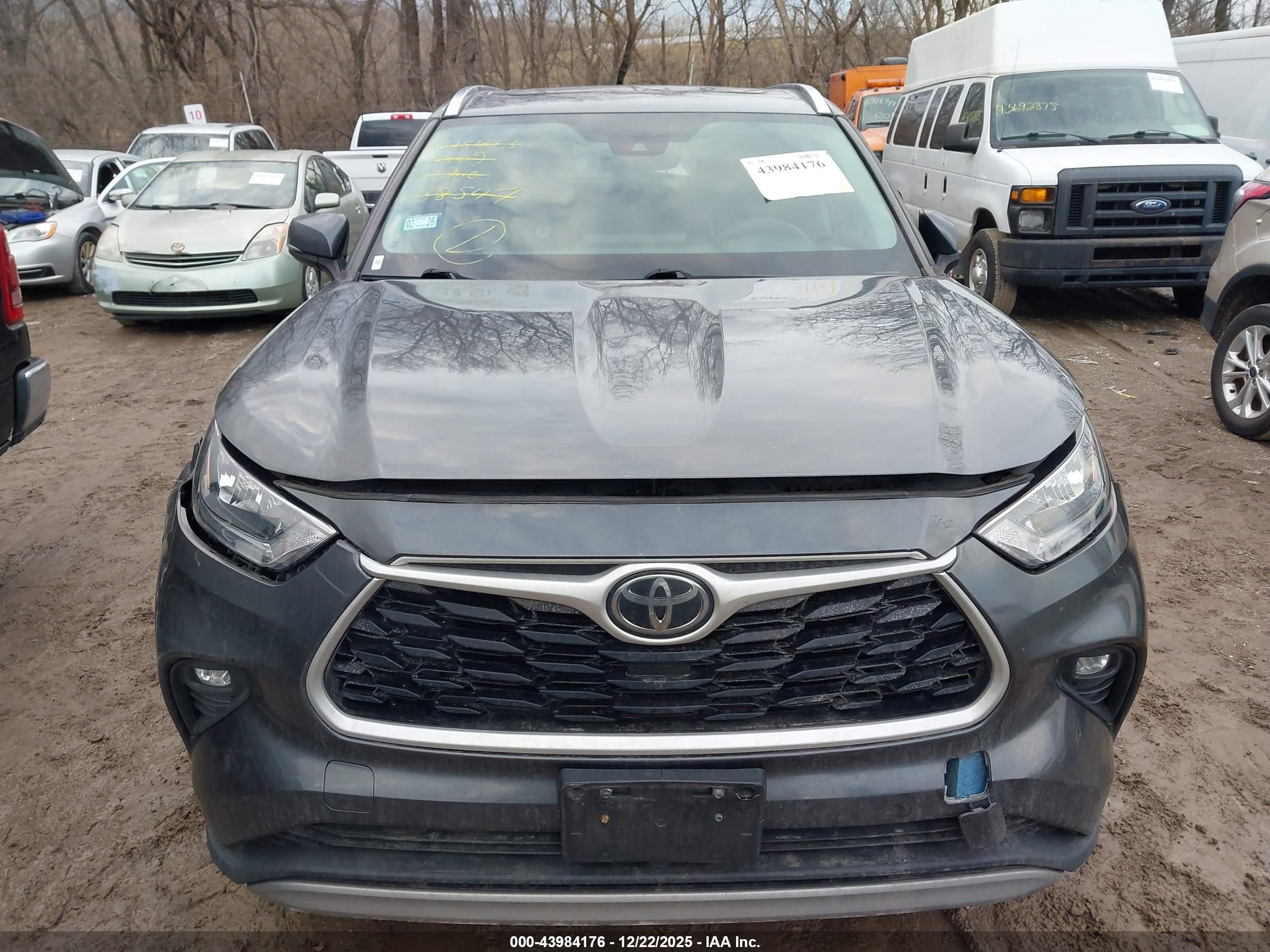 TOYOTA HIGHLANDER image 6