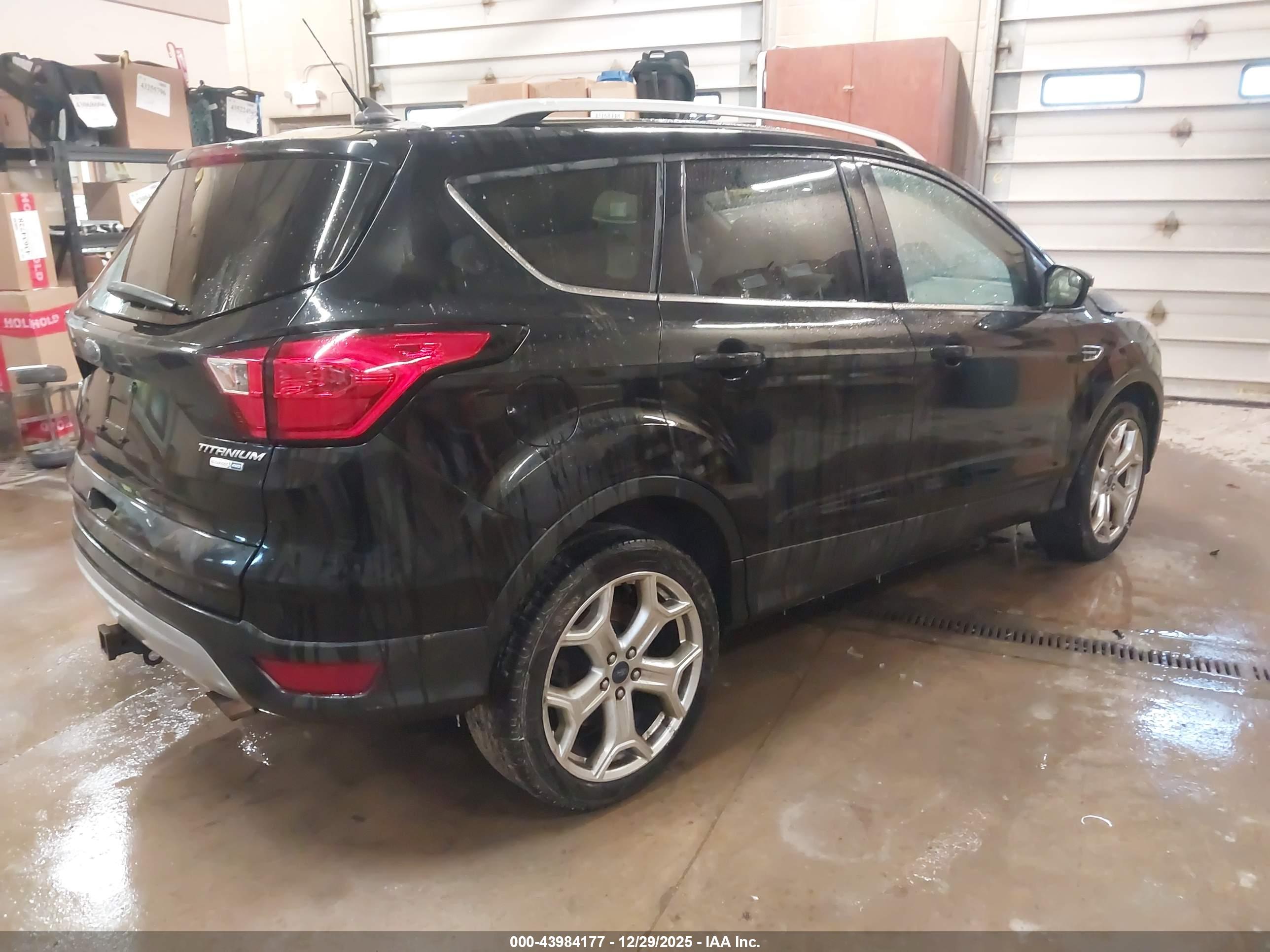 FORD ESCAPE image 4