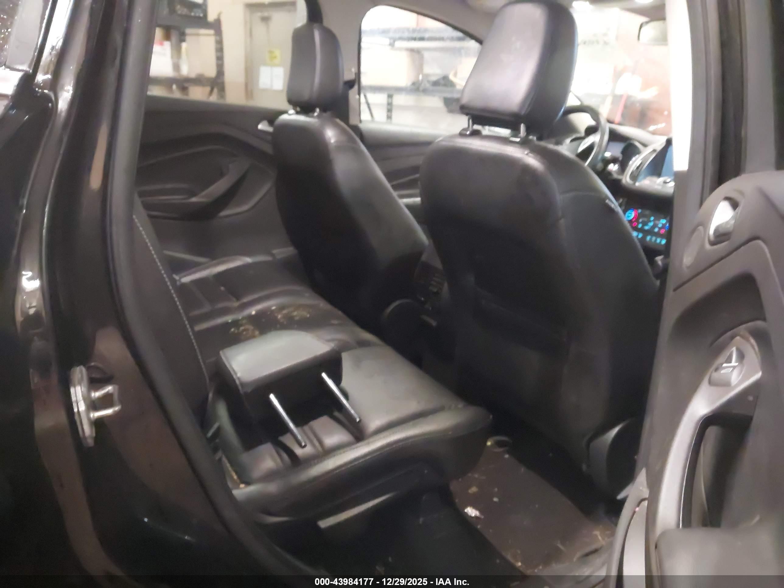 FORD ESCAPE image 8