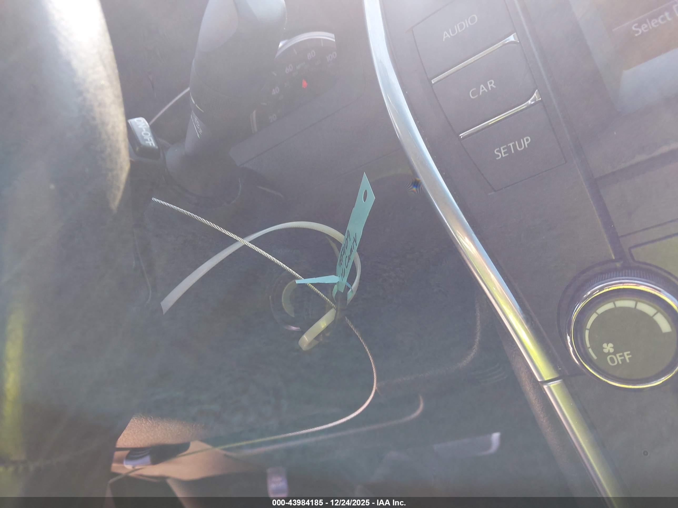 TOYOTA CAMRY image 11