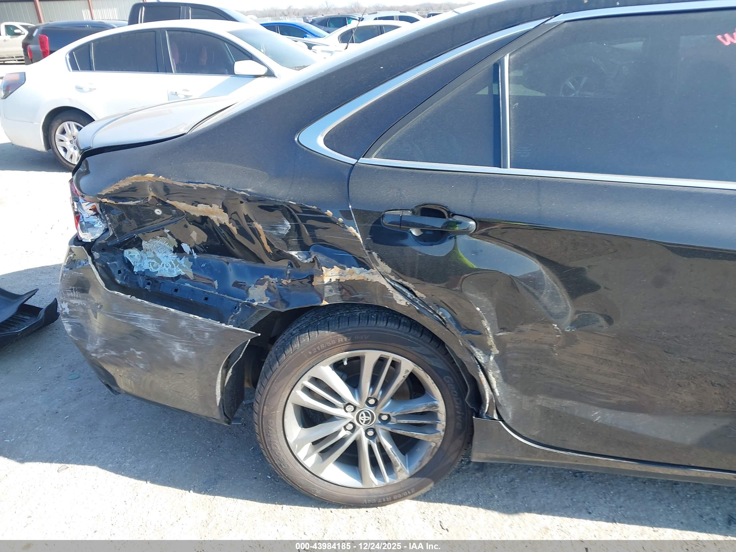 TOYOTA CAMRY image 6