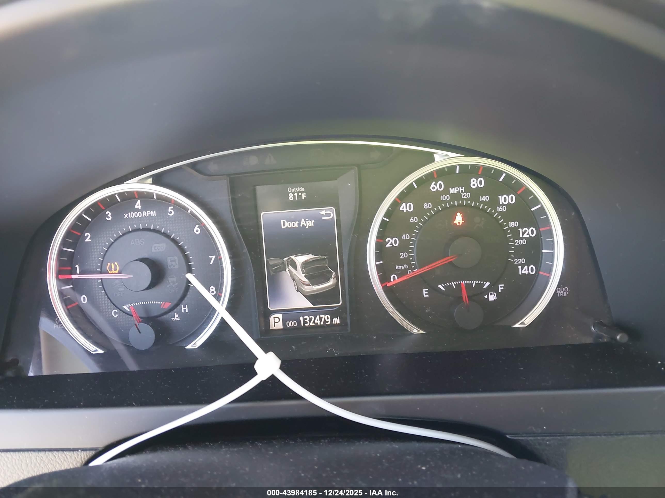 TOYOTA CAMRY image 7