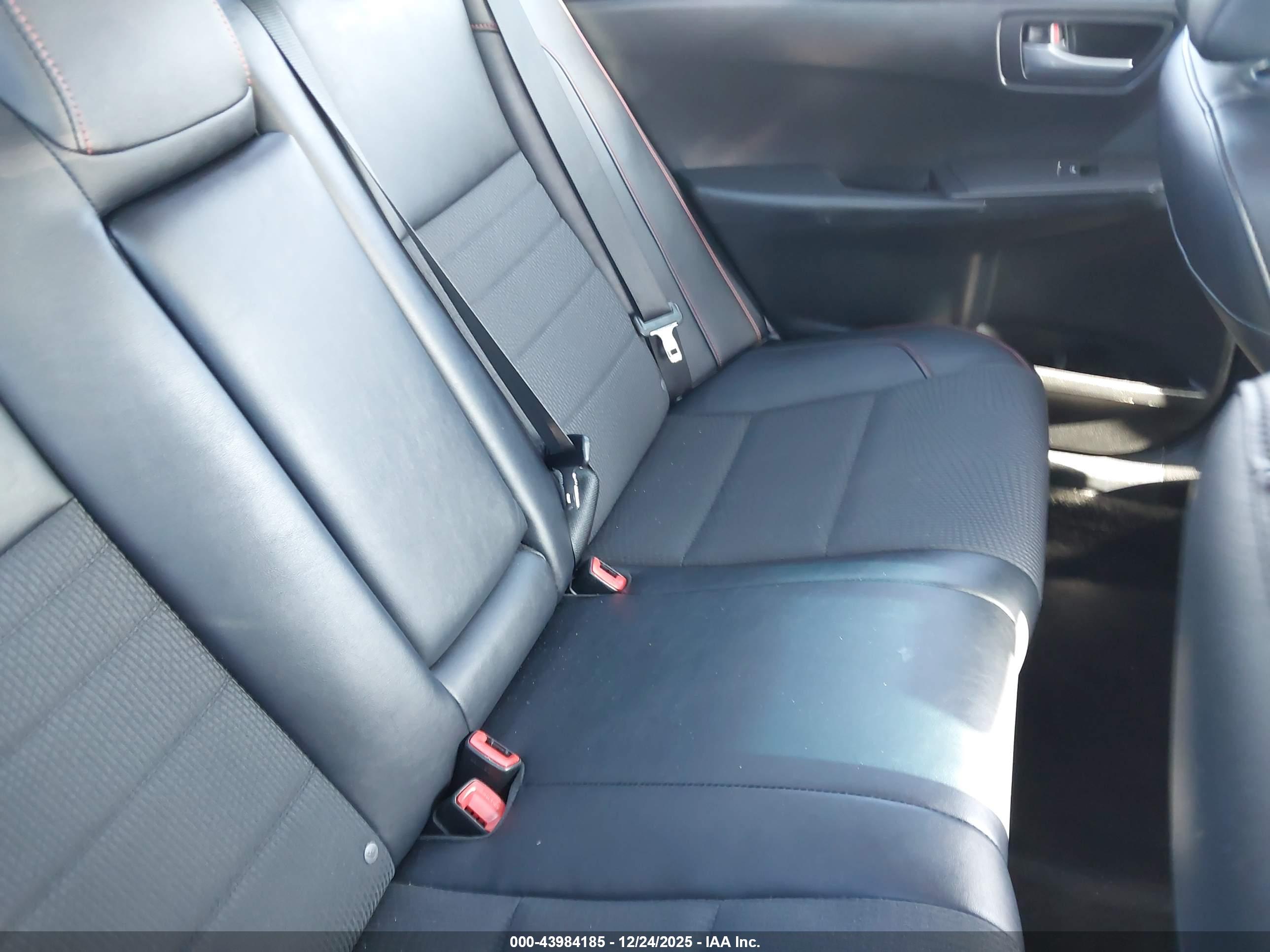 TOYOTA CAMRY image 8