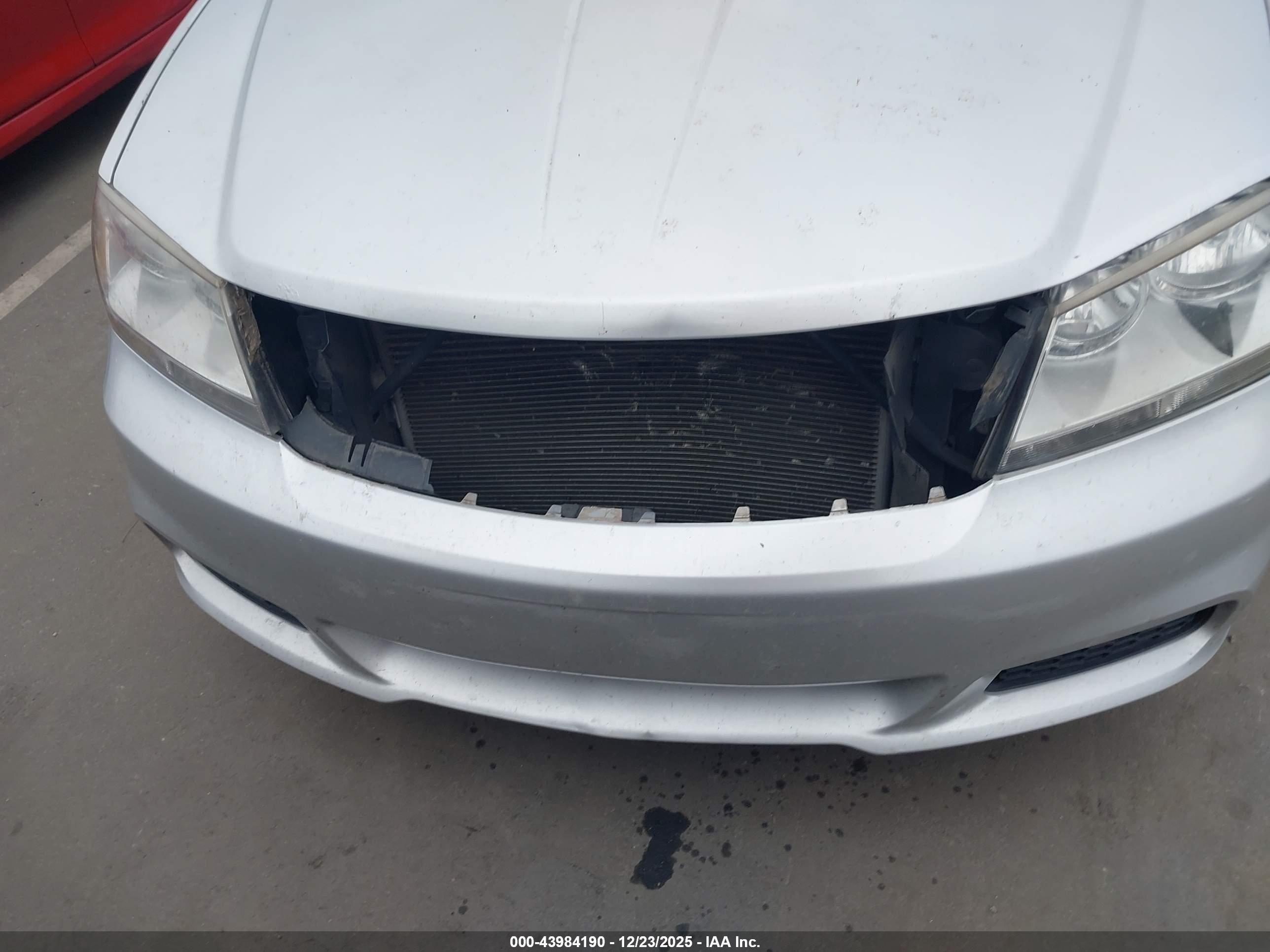 DODGE AVENGER image 6