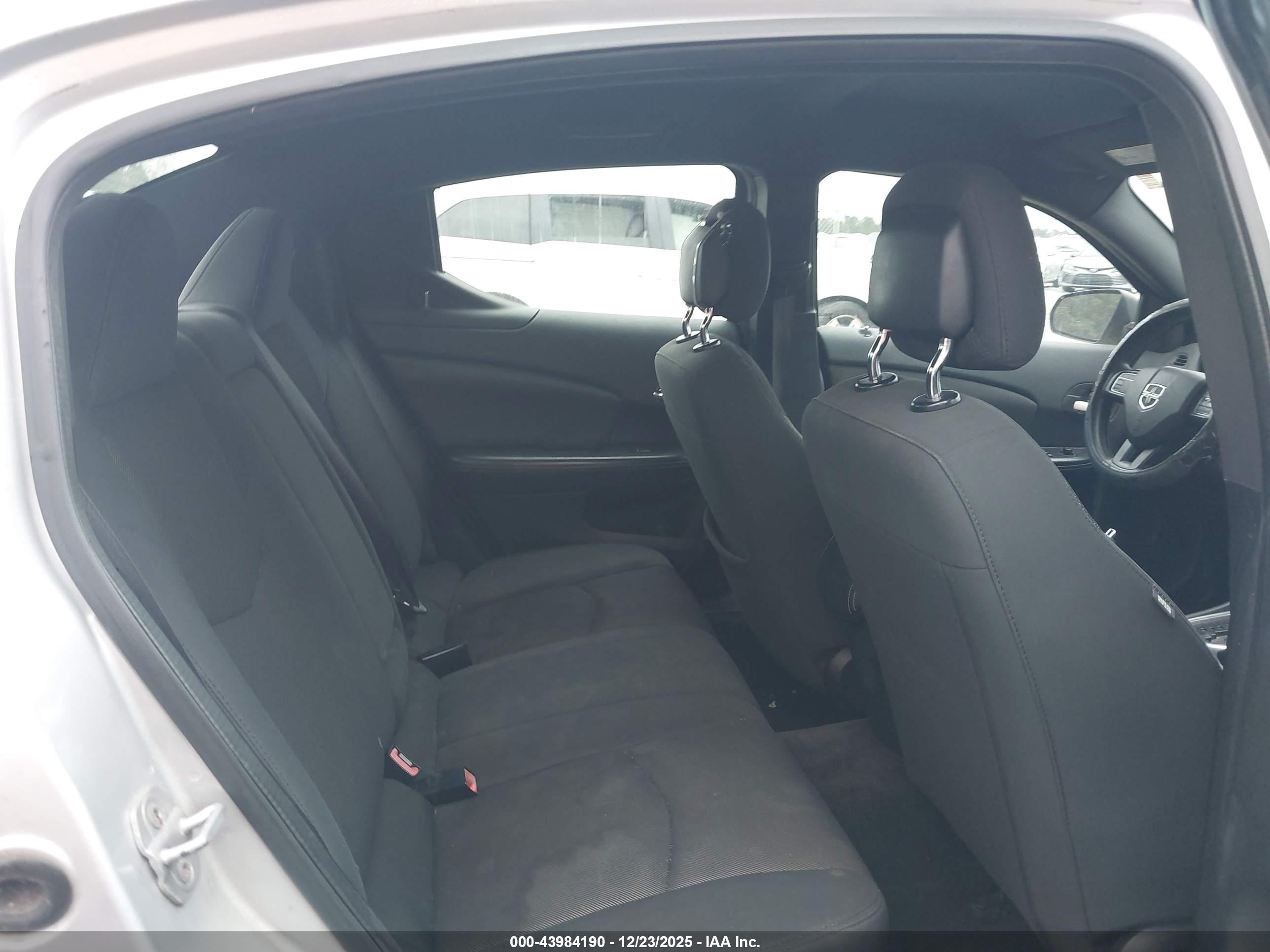 DODGE AVENGER image 8