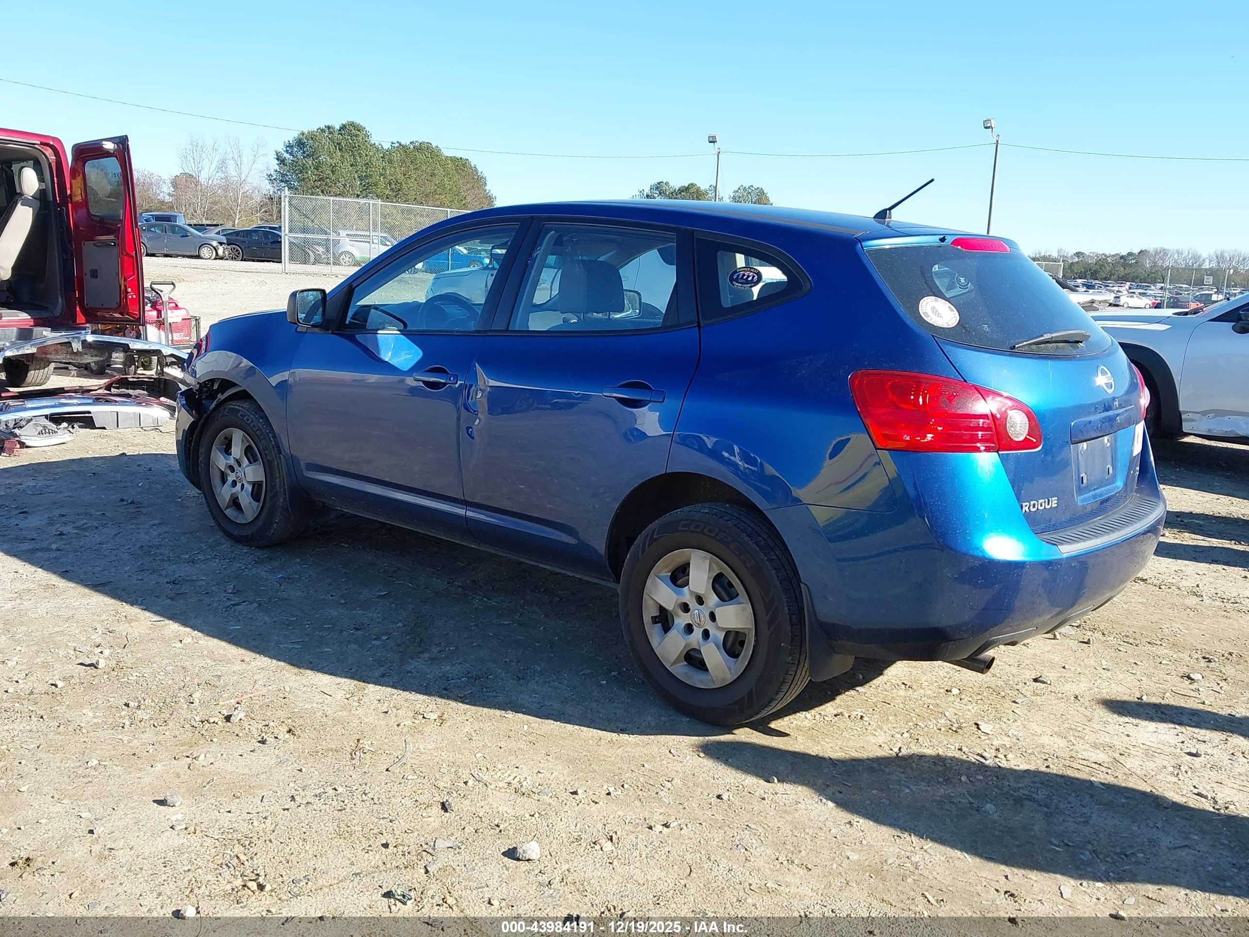 NISSAN ROGUE image 3