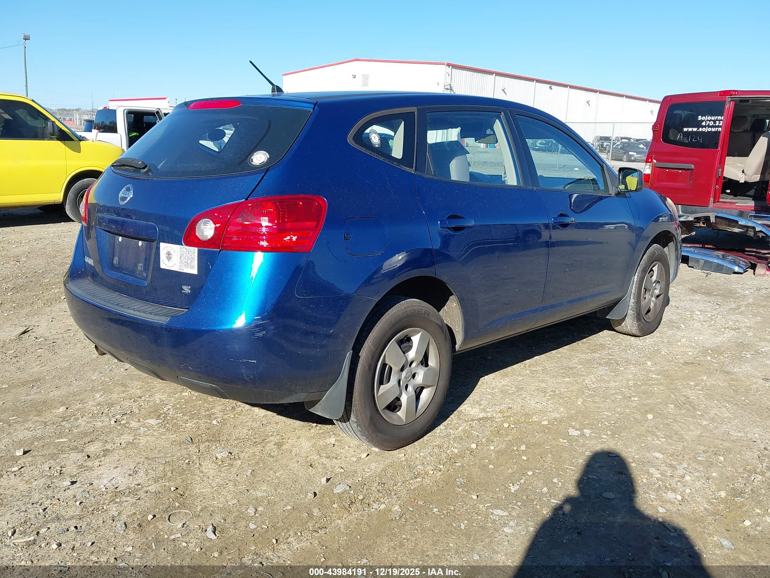 NISSAN ROGUE image 4