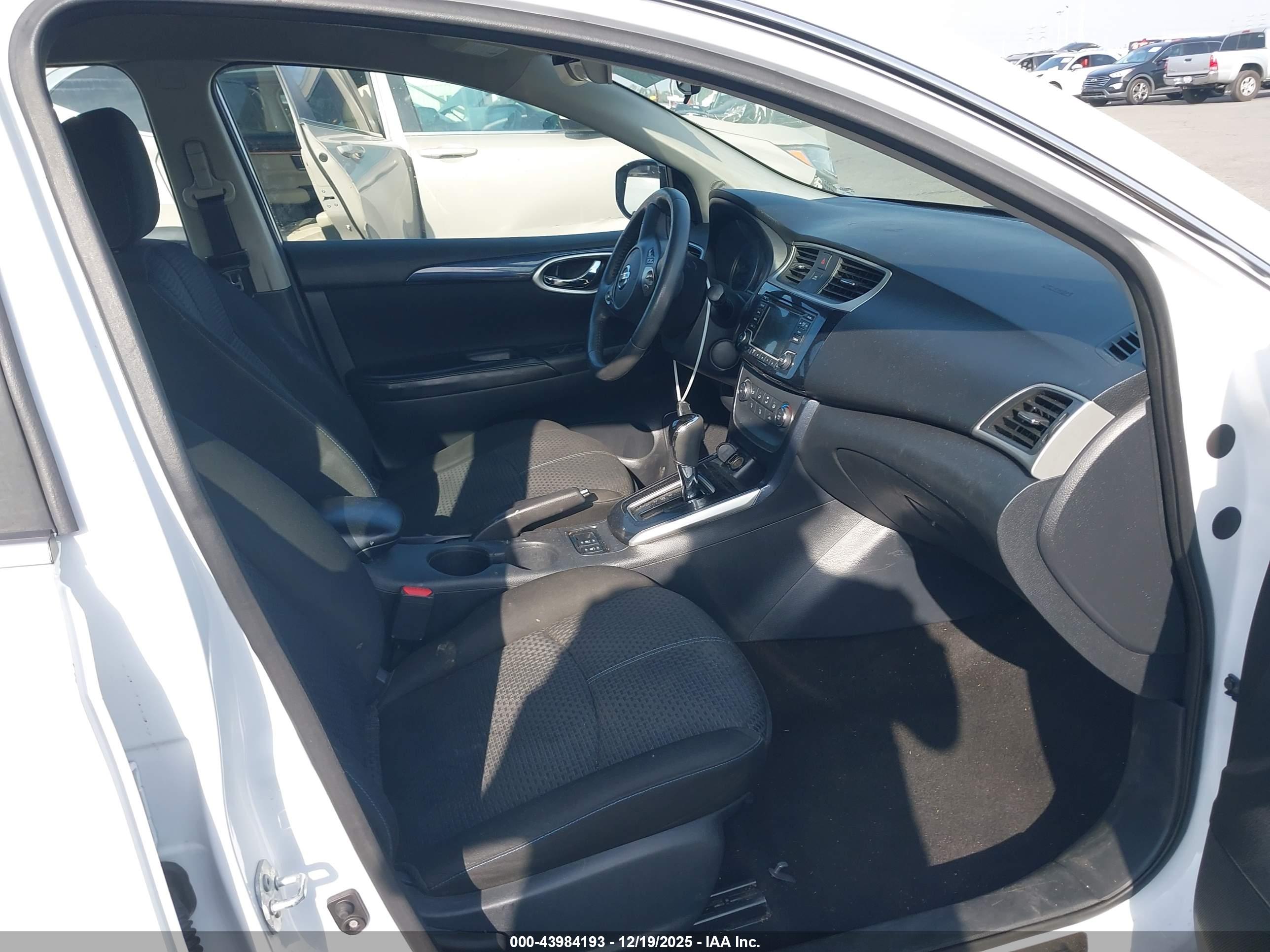 NISSAN SENTRA image 5