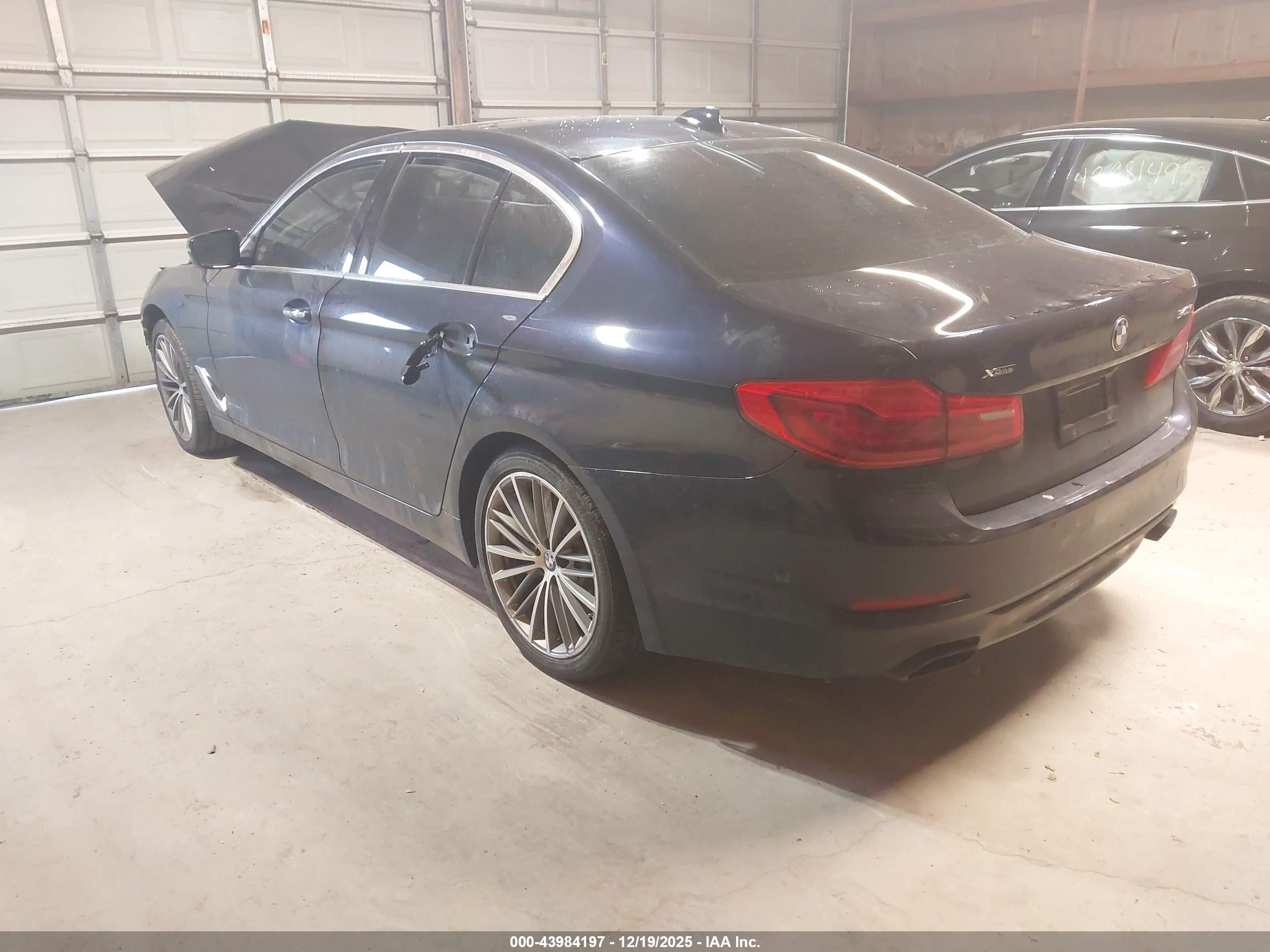 BMW 540I image 3