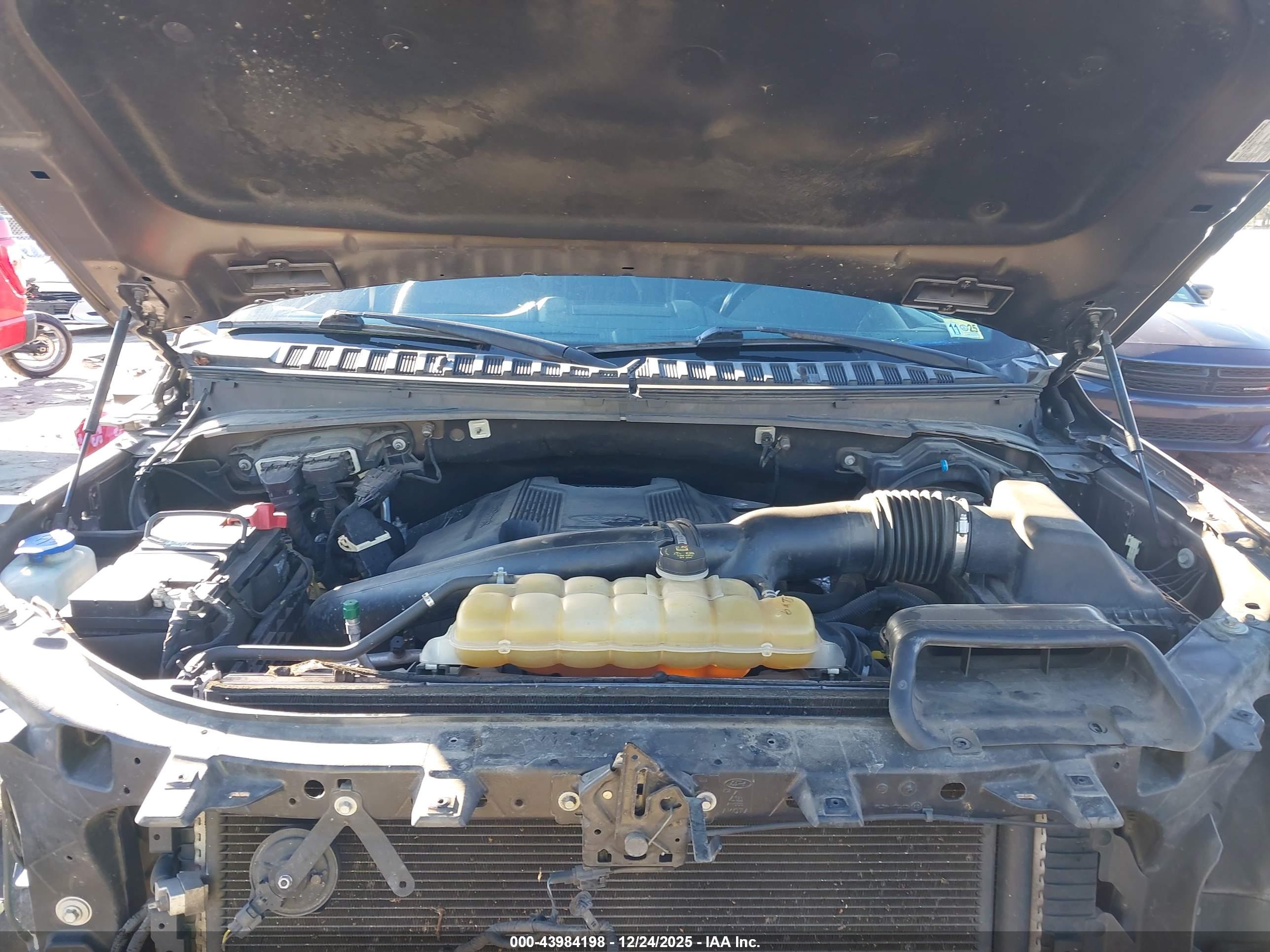 FORD EXPEDITION image 10