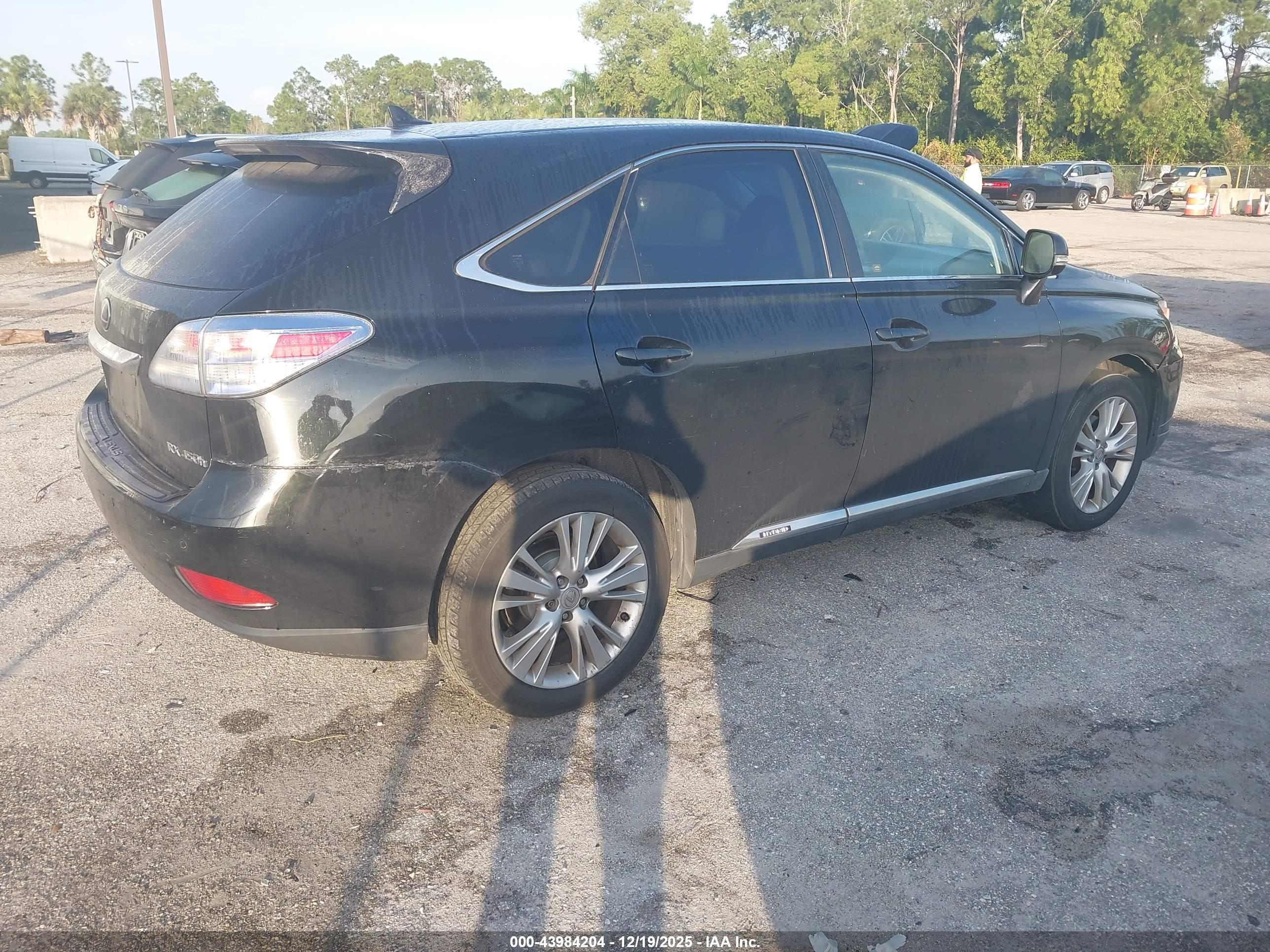 LEXUS RX image 4