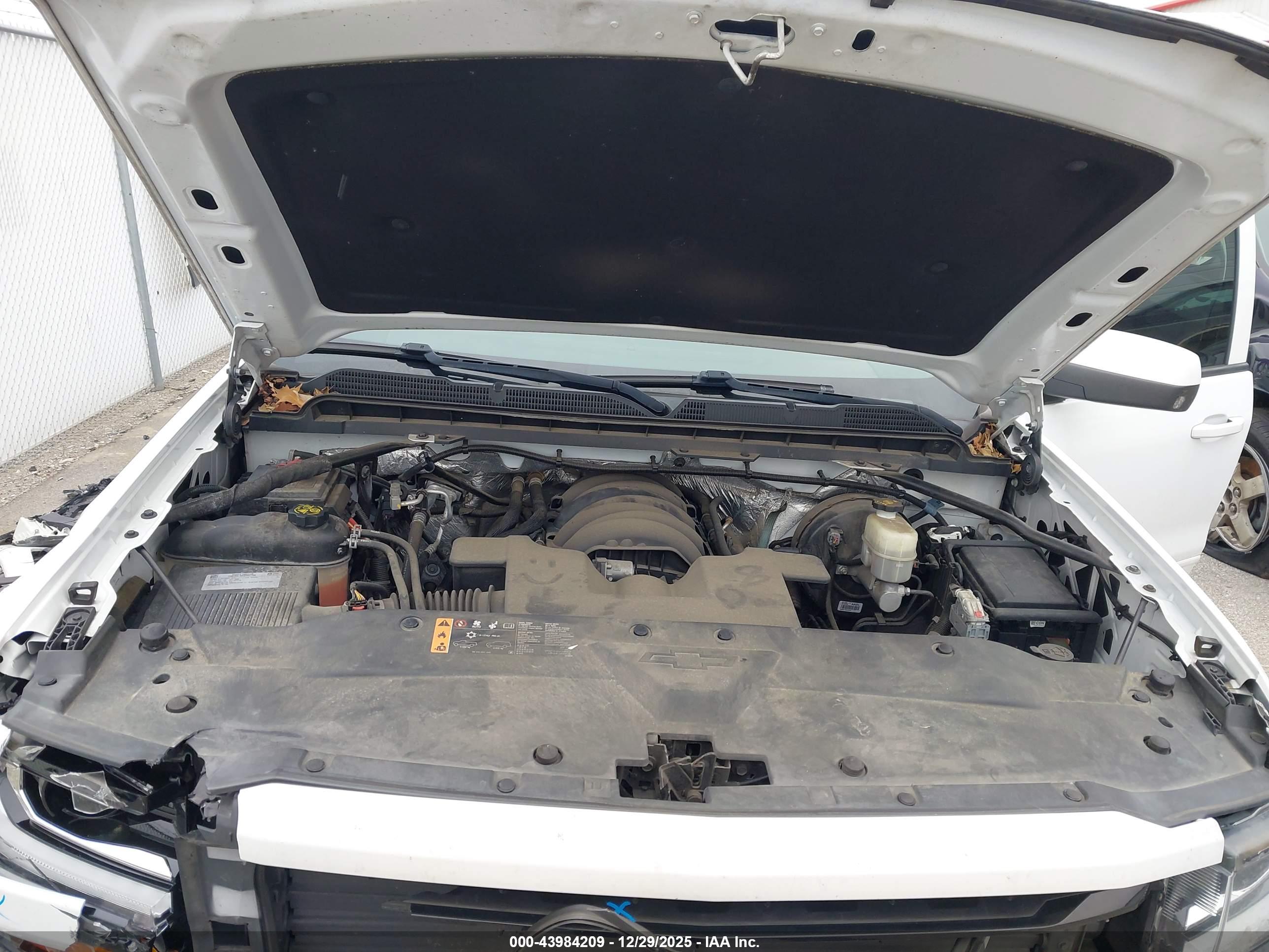 CHEVROLET SILVERADO image 10