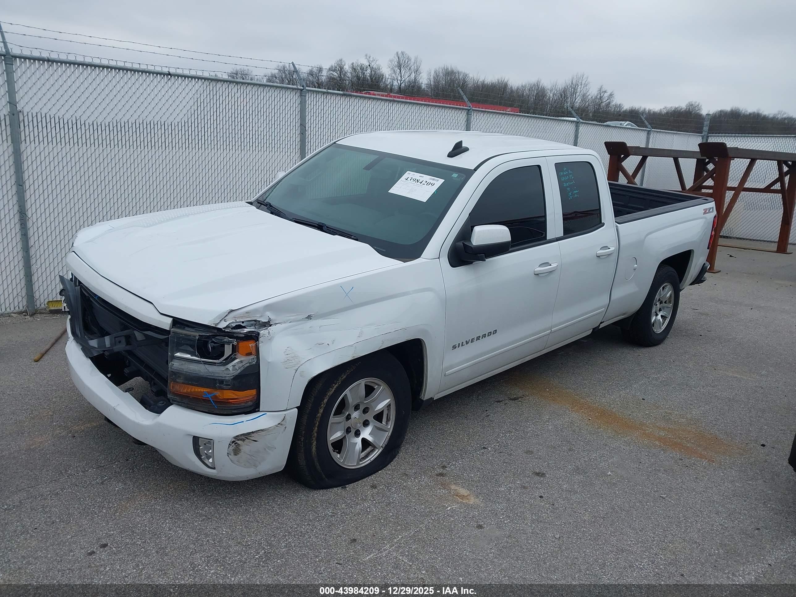 CHEVROLET SILVERADO image 2