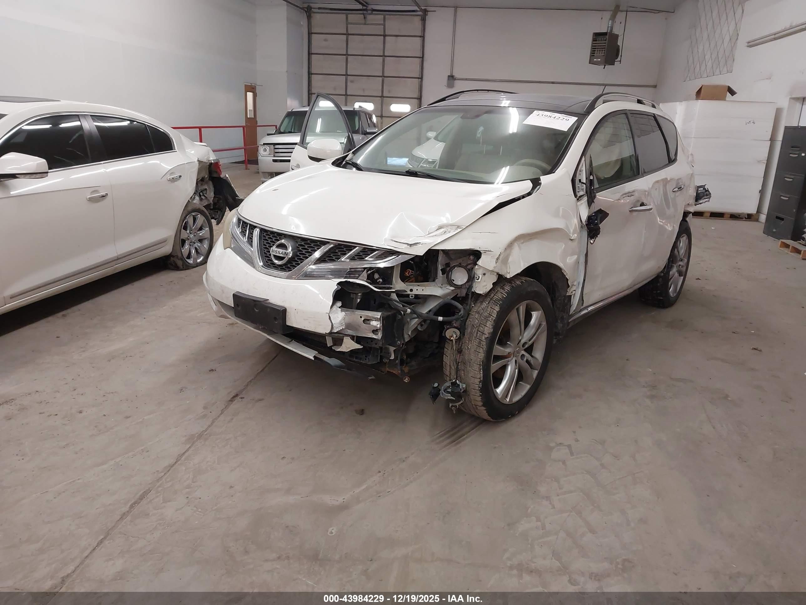 NISSAN MURANO image 2