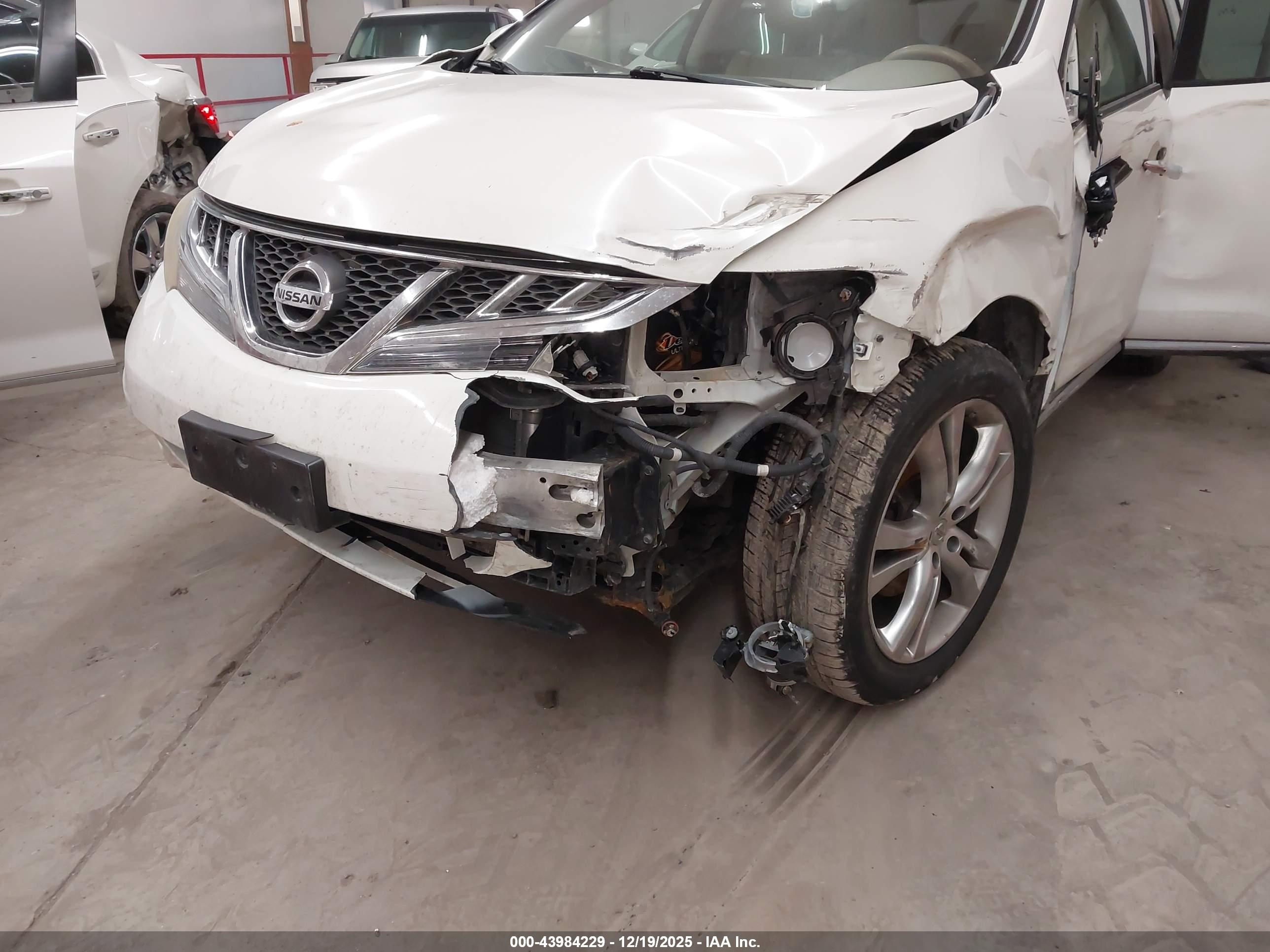 NISSAN MURANO image 6